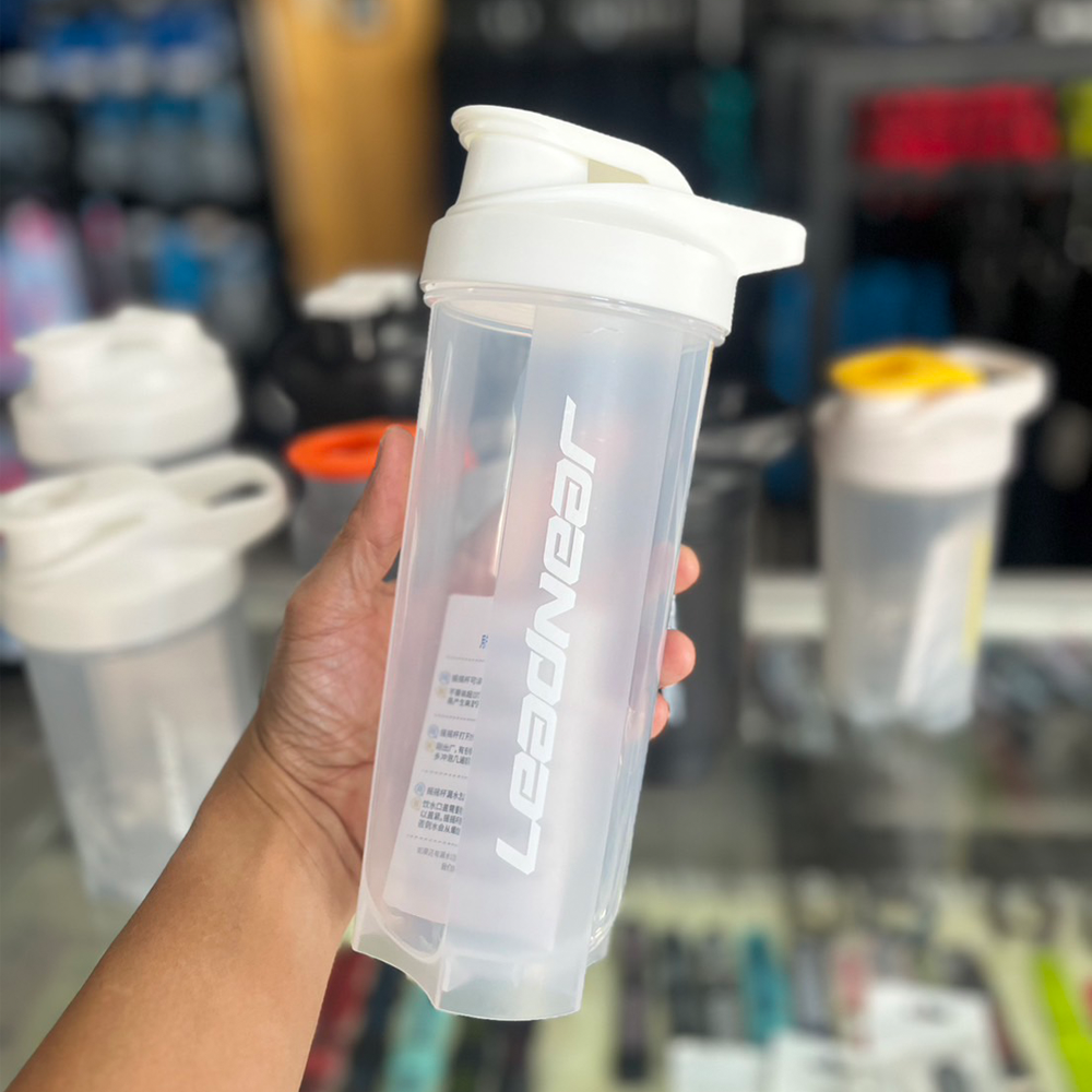 ขวดน้ำพกพาขนาด 500 600 700 ml ฟรีตะกร้อเขย่าในขวดน้ำและชุดอุปกรณ์ทำความสะอาด 1ชุด (L23)