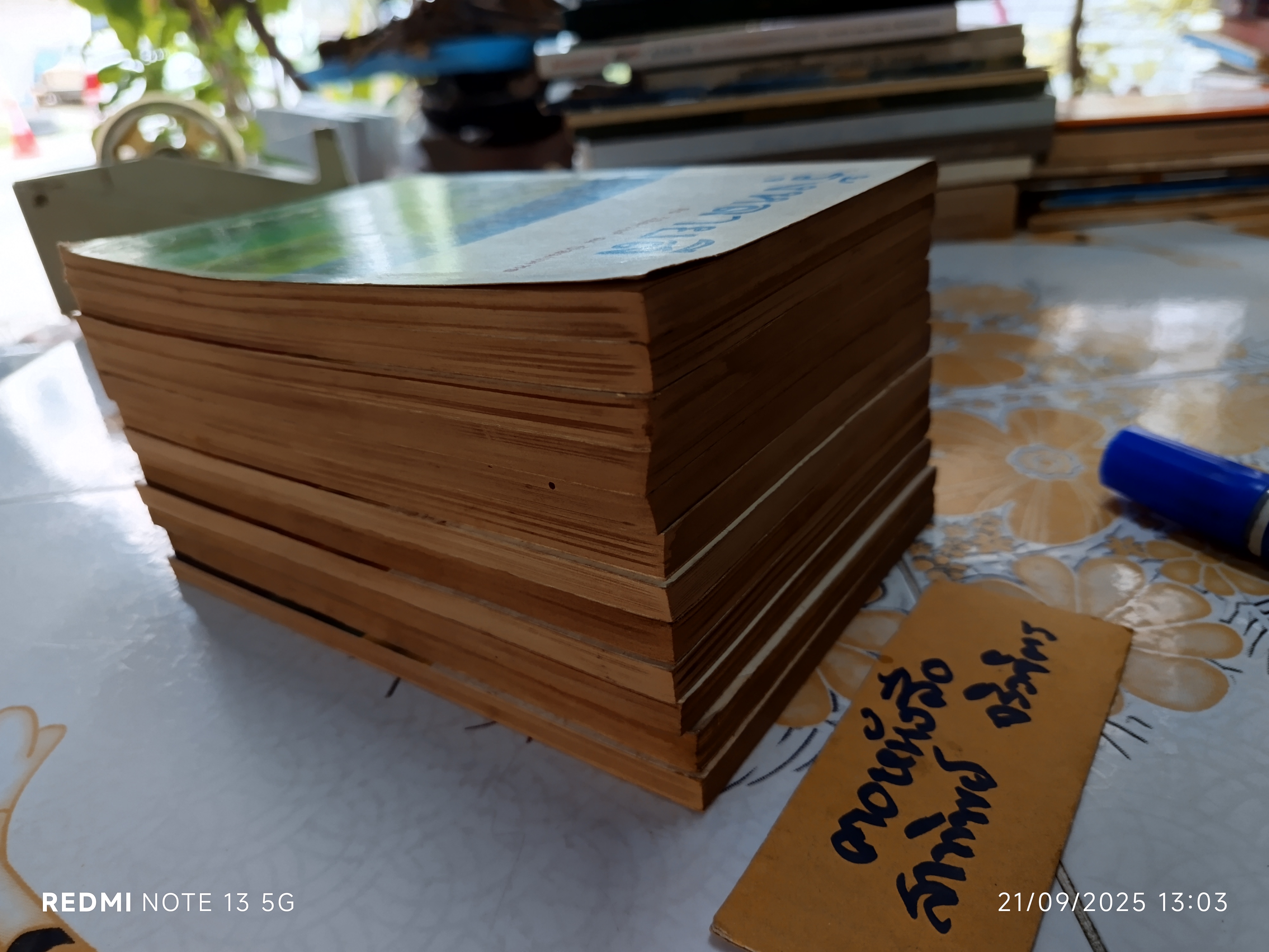 (ขายรวม 12 เล่ม /ล.1-12) รุ้งหลากสี โดย ดร.วิชิตวงศ์ ณ ป้อมเพชร จัดพิมพ์โดยสำนักพิมพ์สถาบันเกริก ประมาณปีพ.ศ 2527