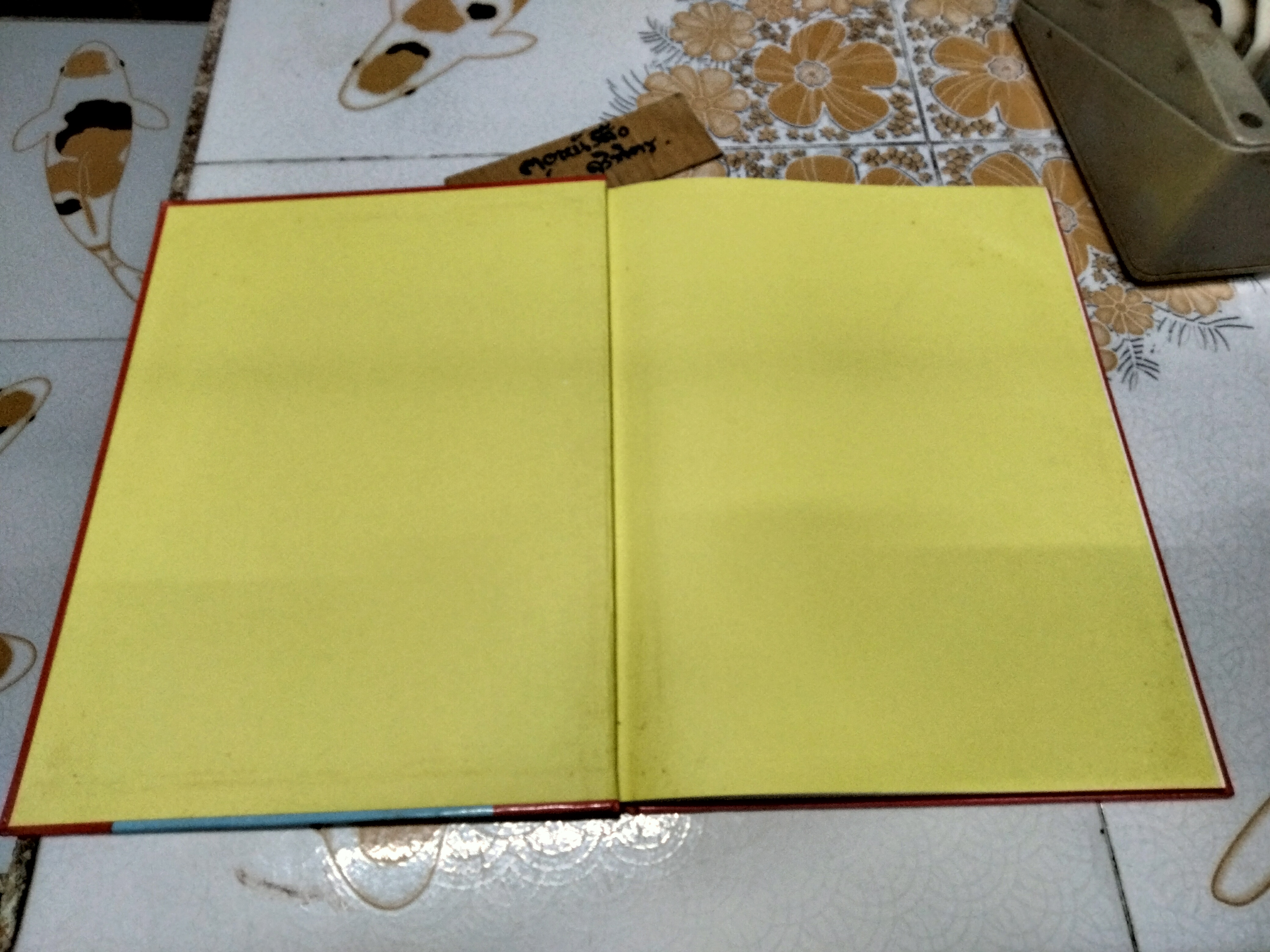 1000 First Words in French. คำศัพท์สำหรับเด็กภาษาอังกฤษ-ฝรั่งเศส พิมพ์ปี 2001 by Armadillo Books