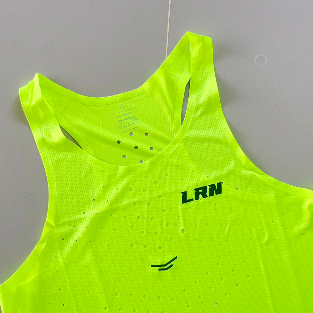 เสื้อกล้ามวิ่ง ชาย หญิง คอกลมน้ำหนักเบา 90 กรัม ใส่สบาย ใยผ้าคุณภาพสูง ไม่อมเหงื่อแห้งเร็ว (S30)