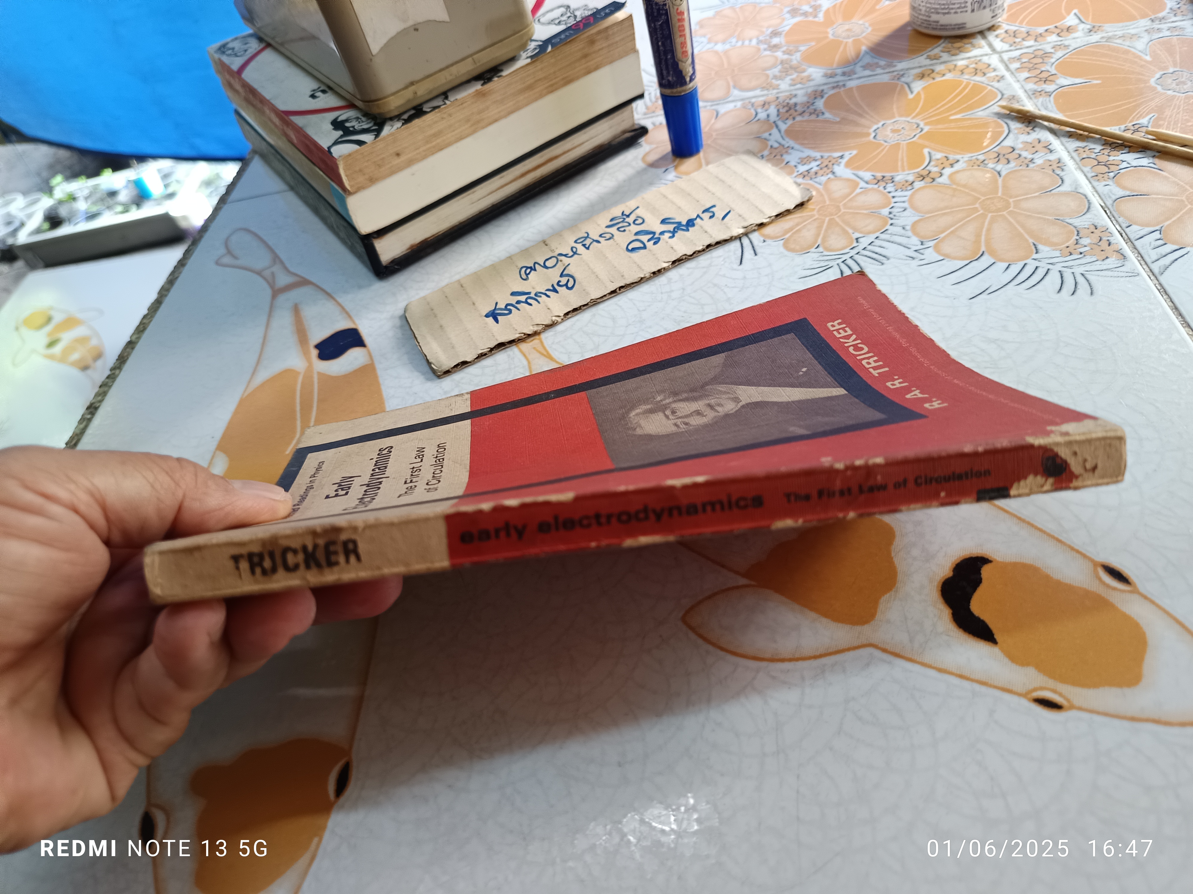 Early Electrodynamics : The First Law of Circulation R.A.R. Tricker,1965 **สินค้าหมด**