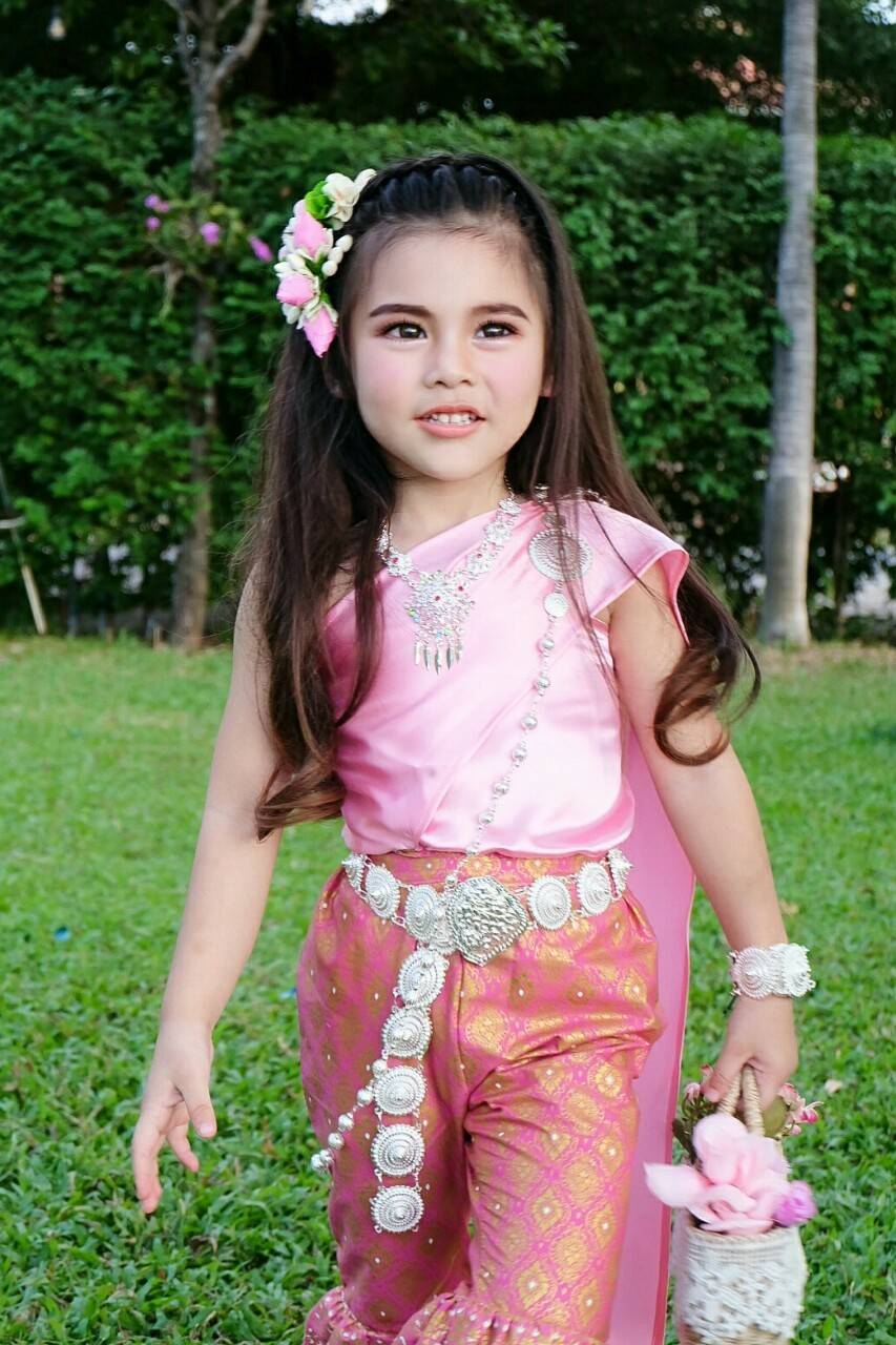 ชุดไทยเด็ก สไบกับขาม้าละมุน