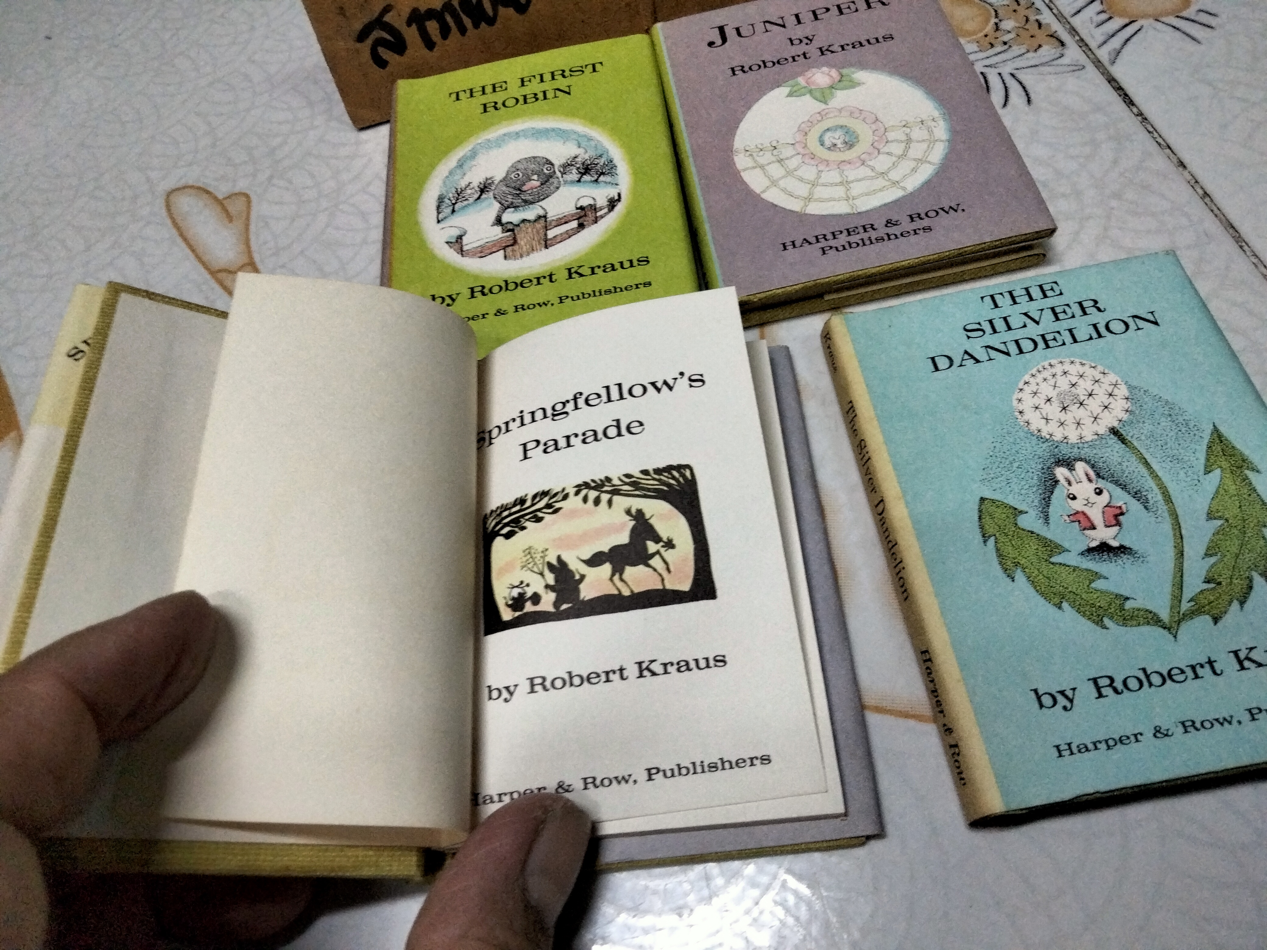 The Bunny's Nutshell Library โดย Robert Kraus (Box set 4 เล่ม) - พิมพ์ปี 1965 Harper & Row, Publishers