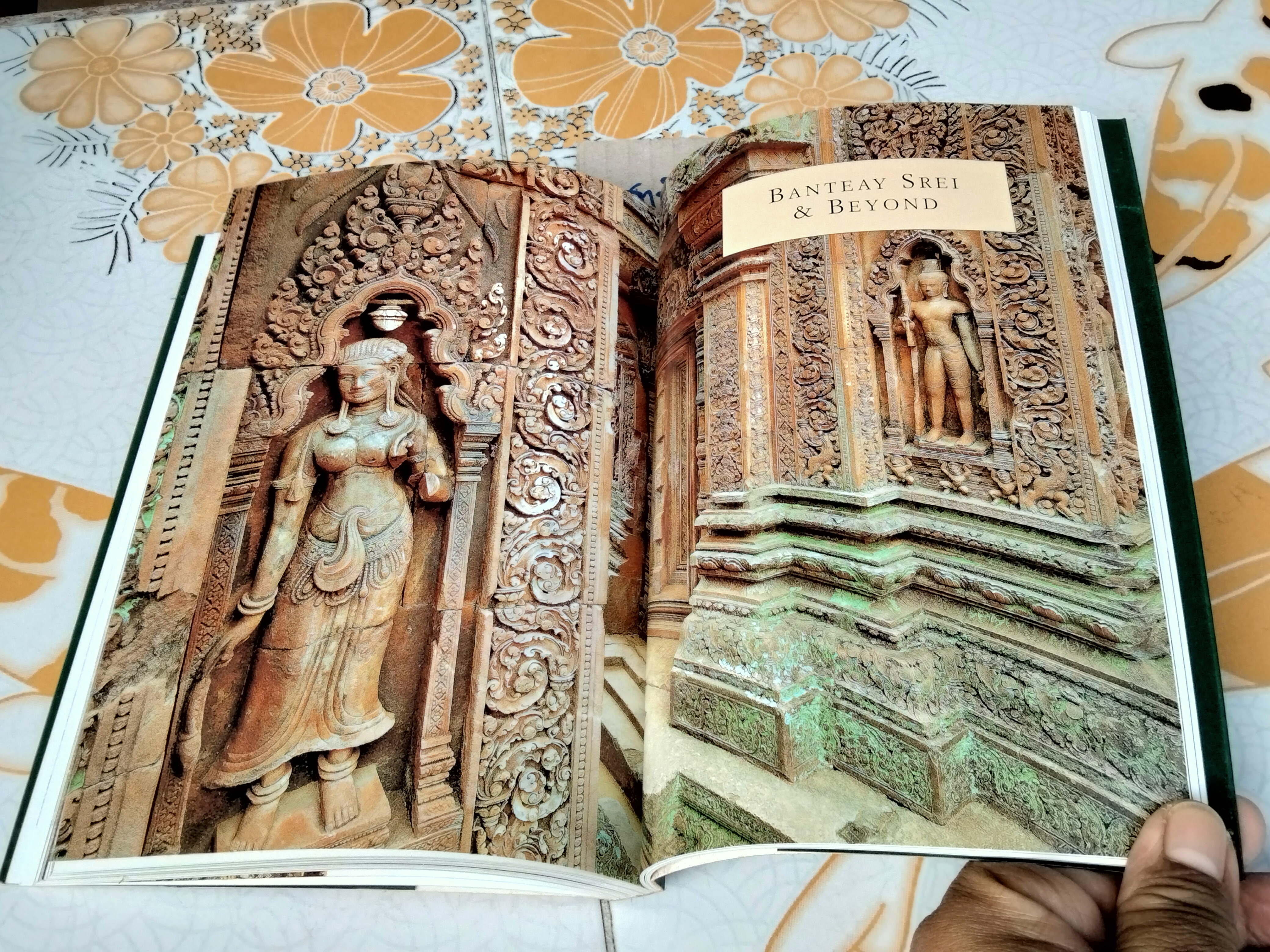 Ancient Angkor By Claude Jacques and Michael Freeman **สินค้าหมด**