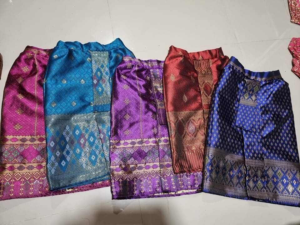 ชุดไทยเด็กหญิง สไบกับผ้าถุง