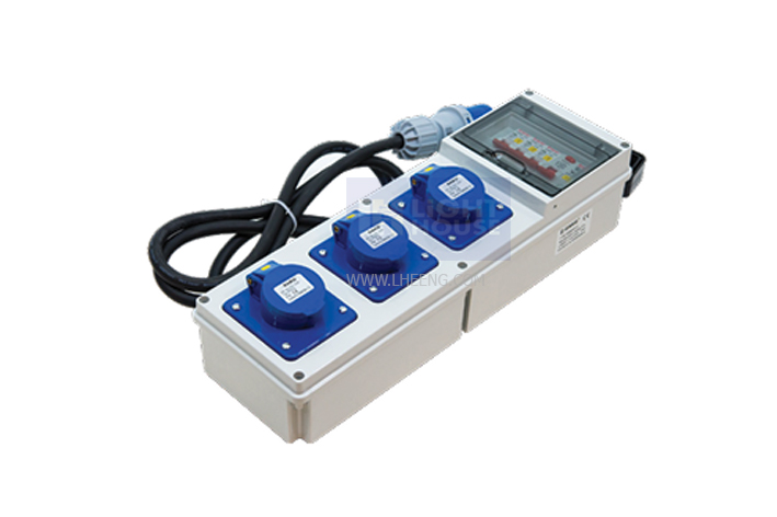 A06MA01-4 "DAKO PLUG" กล่องปลั๊กกระจายไฟ 2P+E 16A 230V 3H IP44