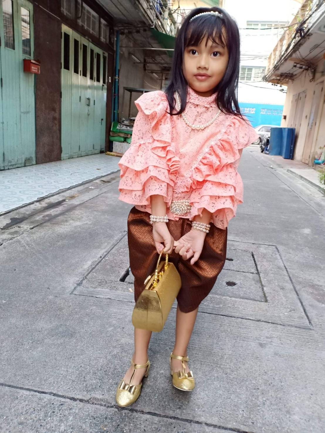 ชุดไทยเด็กรัชกาลที่ 5 ลูกไม้นิ่ม