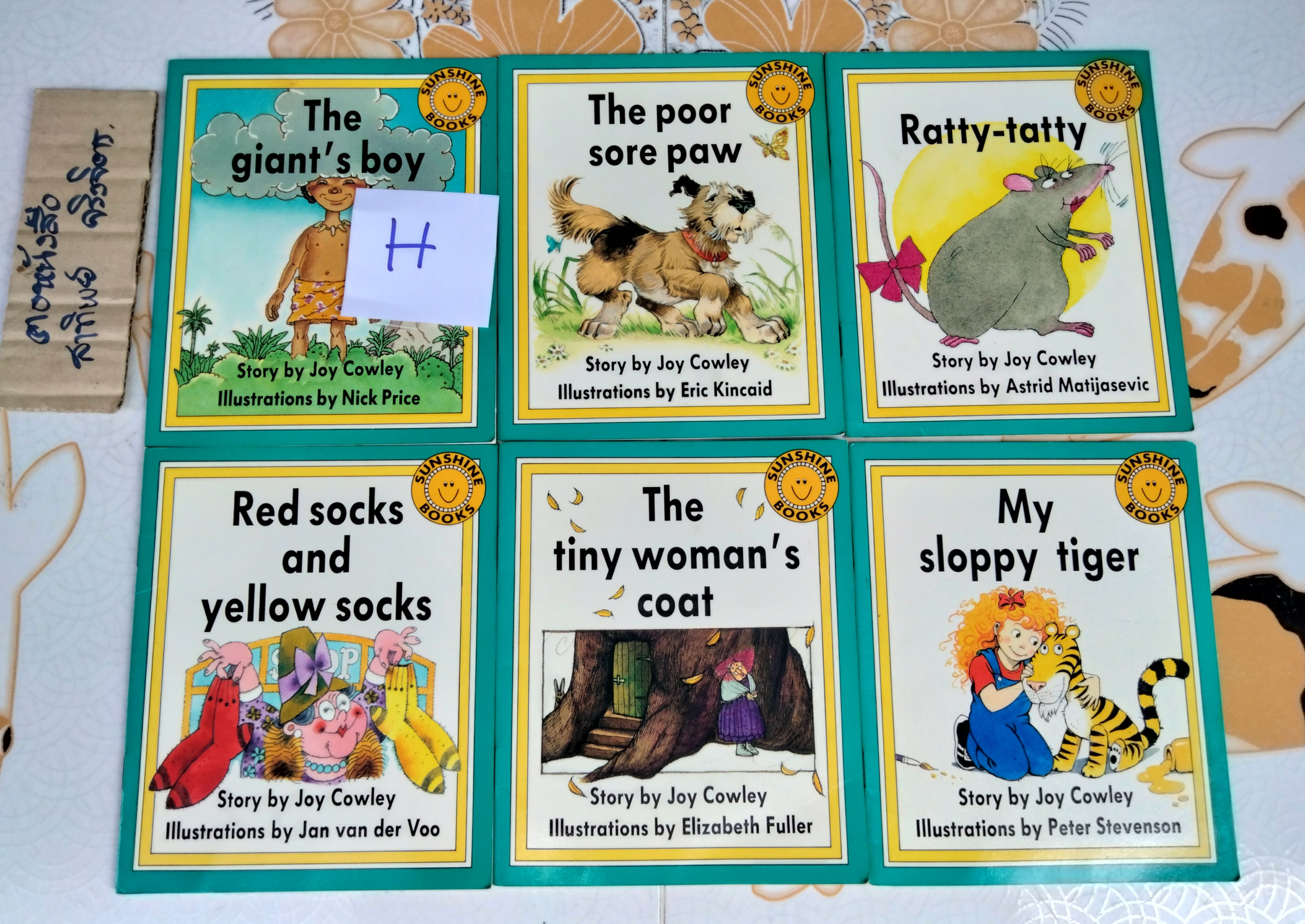 Sunshine Books (level 1 - มีแค่ 64 เล่มจาก 80 เล่ม/ชุด)) - Story by Joy Cowley First Published 1986 หนังสือนิทานภาษาอังกฤษ สำหรับเด็ก อ่านง่าย **สินค้าหมด**