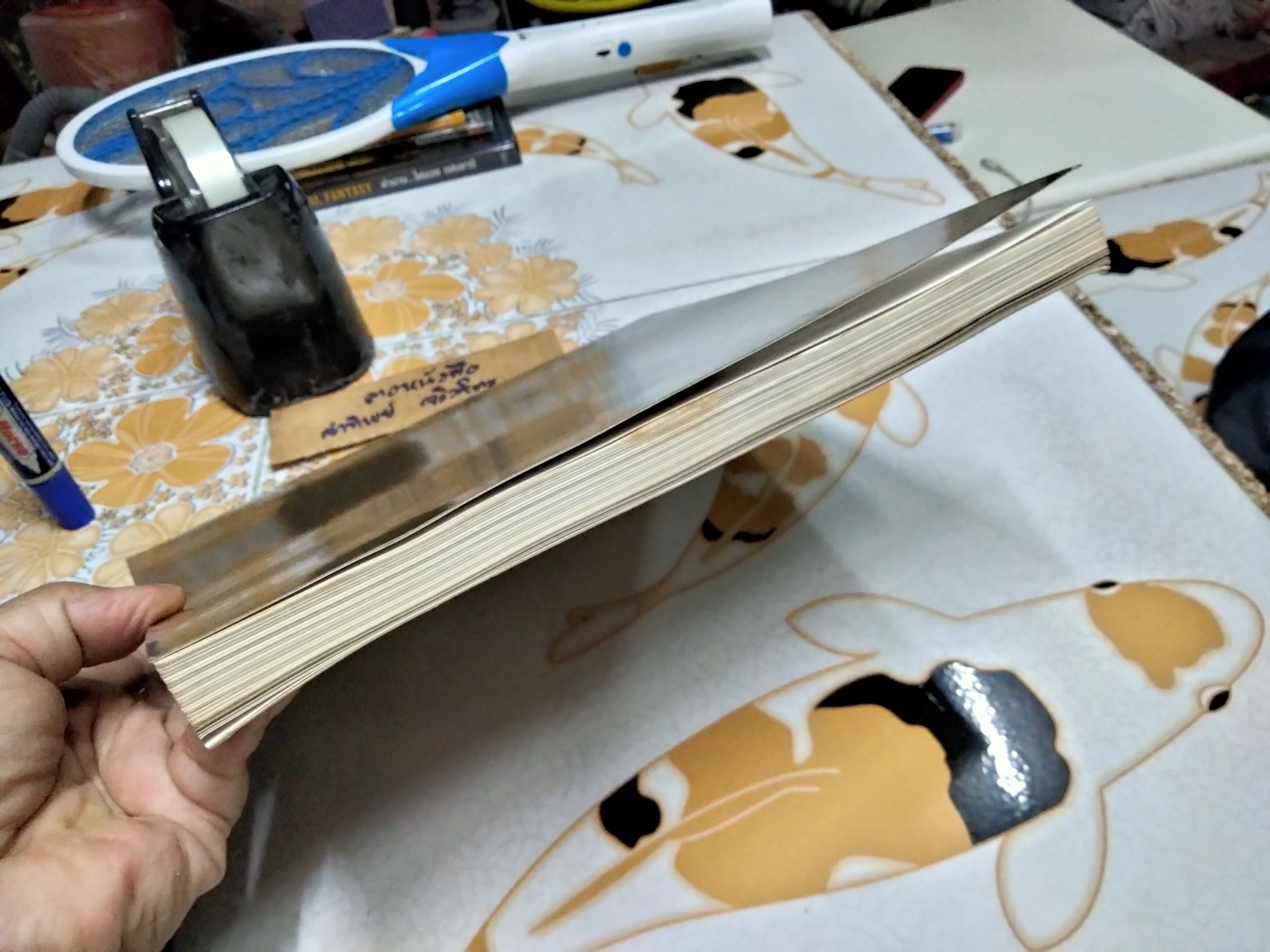 หนังสือ "ศิลปกรรมวัดบวรนิเวศวิหาร" ฉบับพิมพ์ปี 2528