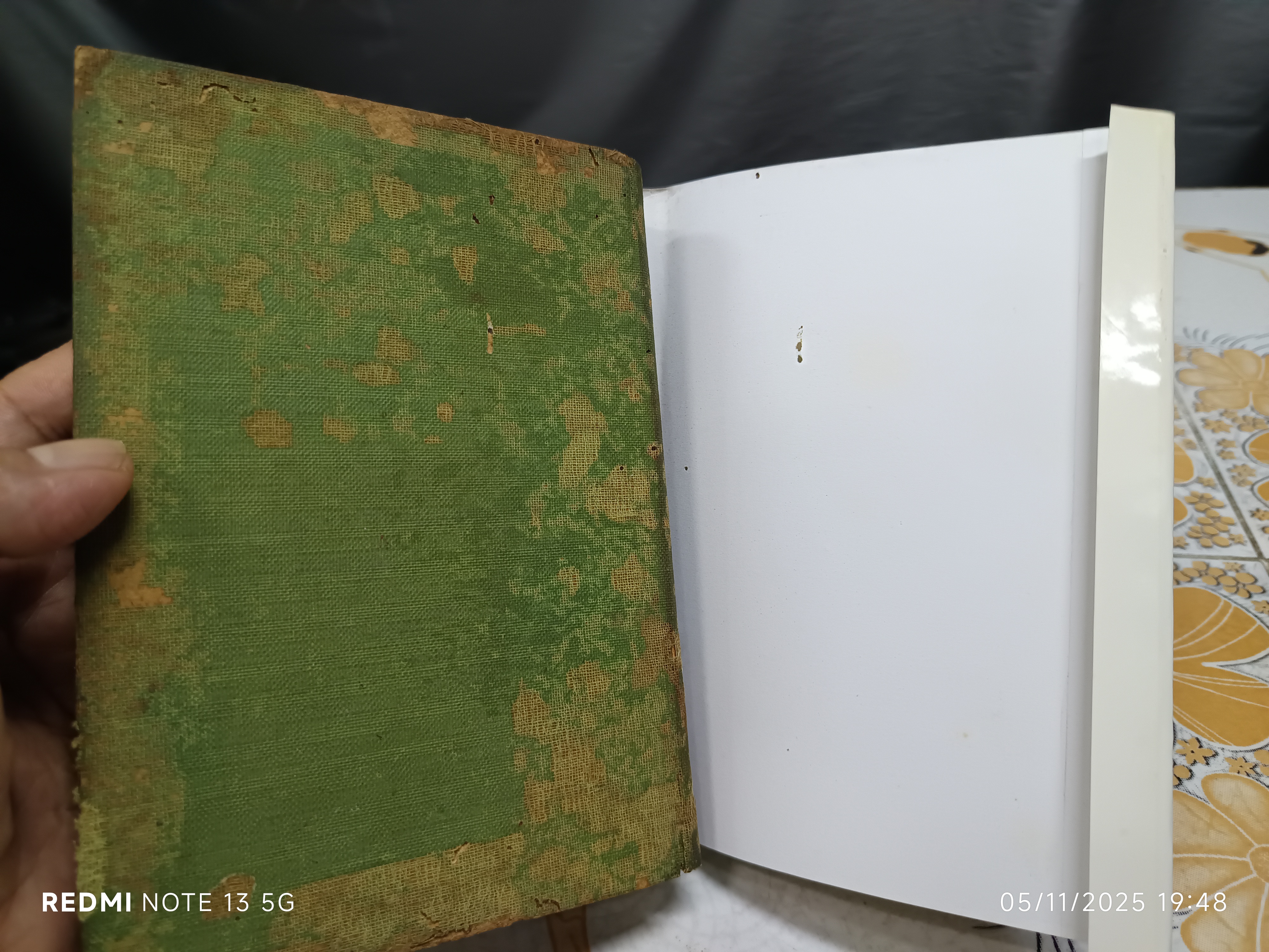 นิยายวิกรมาทิตย์ ของ พรรธนะแพทย์ (พระยาพณิชยศาสตรวิธาน) **(ใบหุ้มปก = สำเนา (กระดาษเคลือบมัน) พิมพ์ปีพ.ศ 2496