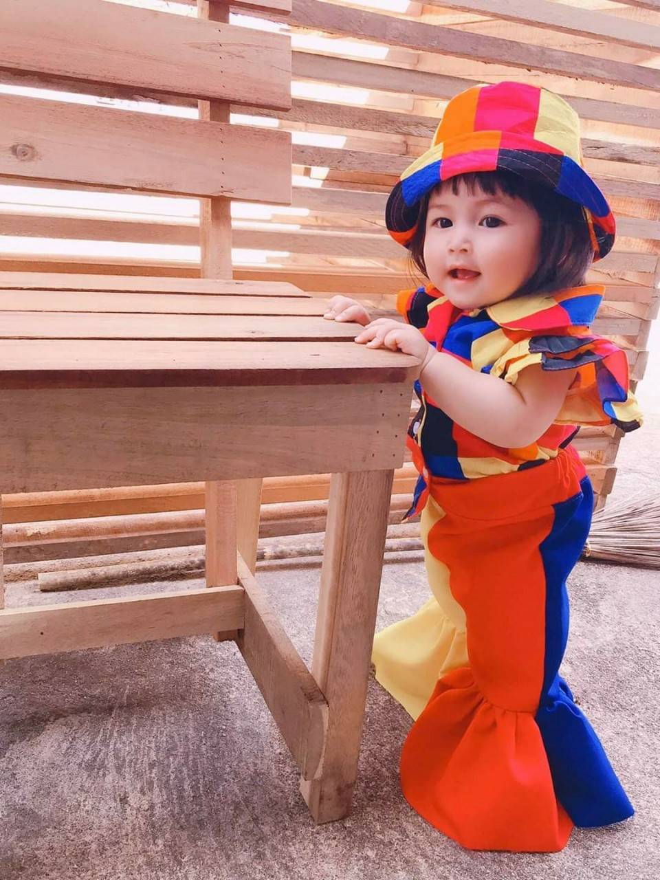 ชุดเด็กชายหญิง ไทยย้อนยุคสีสันสดใส