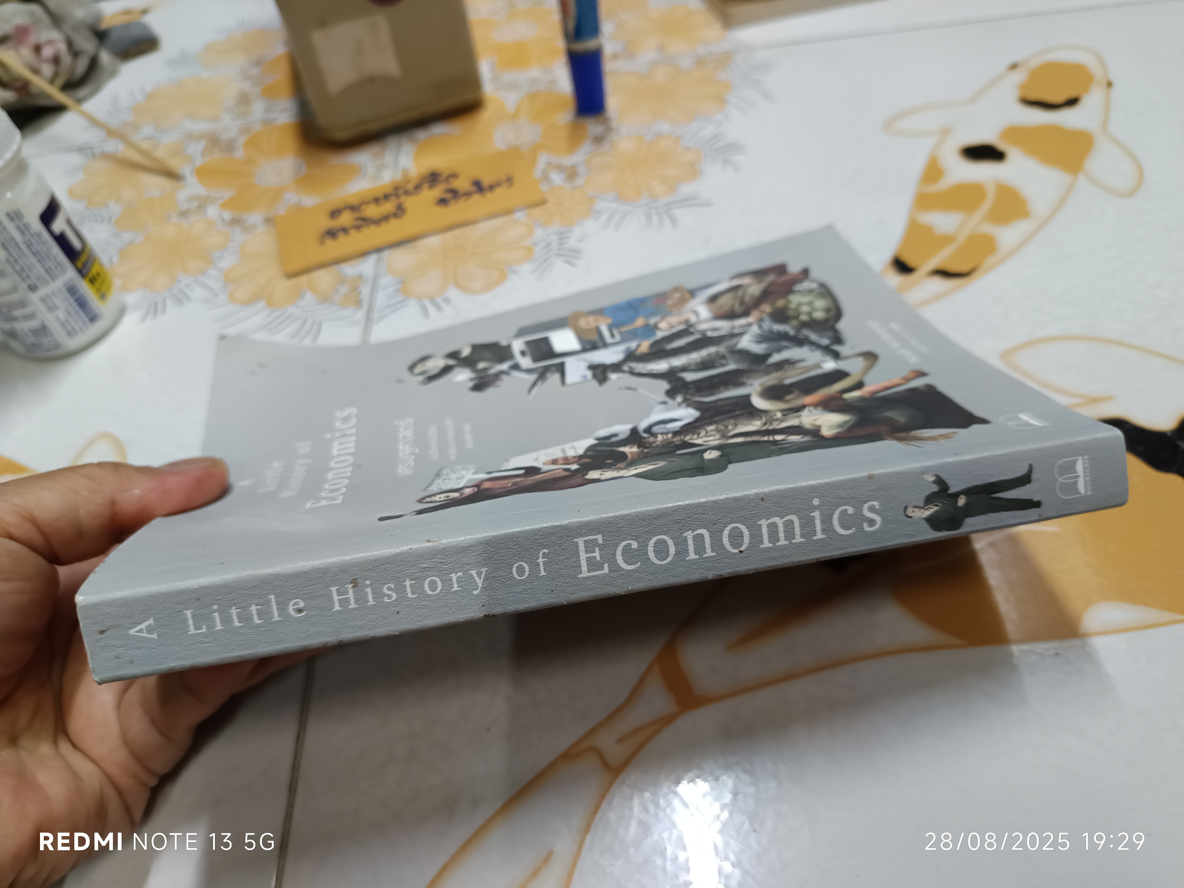 A Little History of Economics เศรษฐศาสตร์: ประวัติศาสตร์มีชีวิตของพัฒนาการความคิดเศรษฐศาสตร์ Niall Kishtainy เขียน