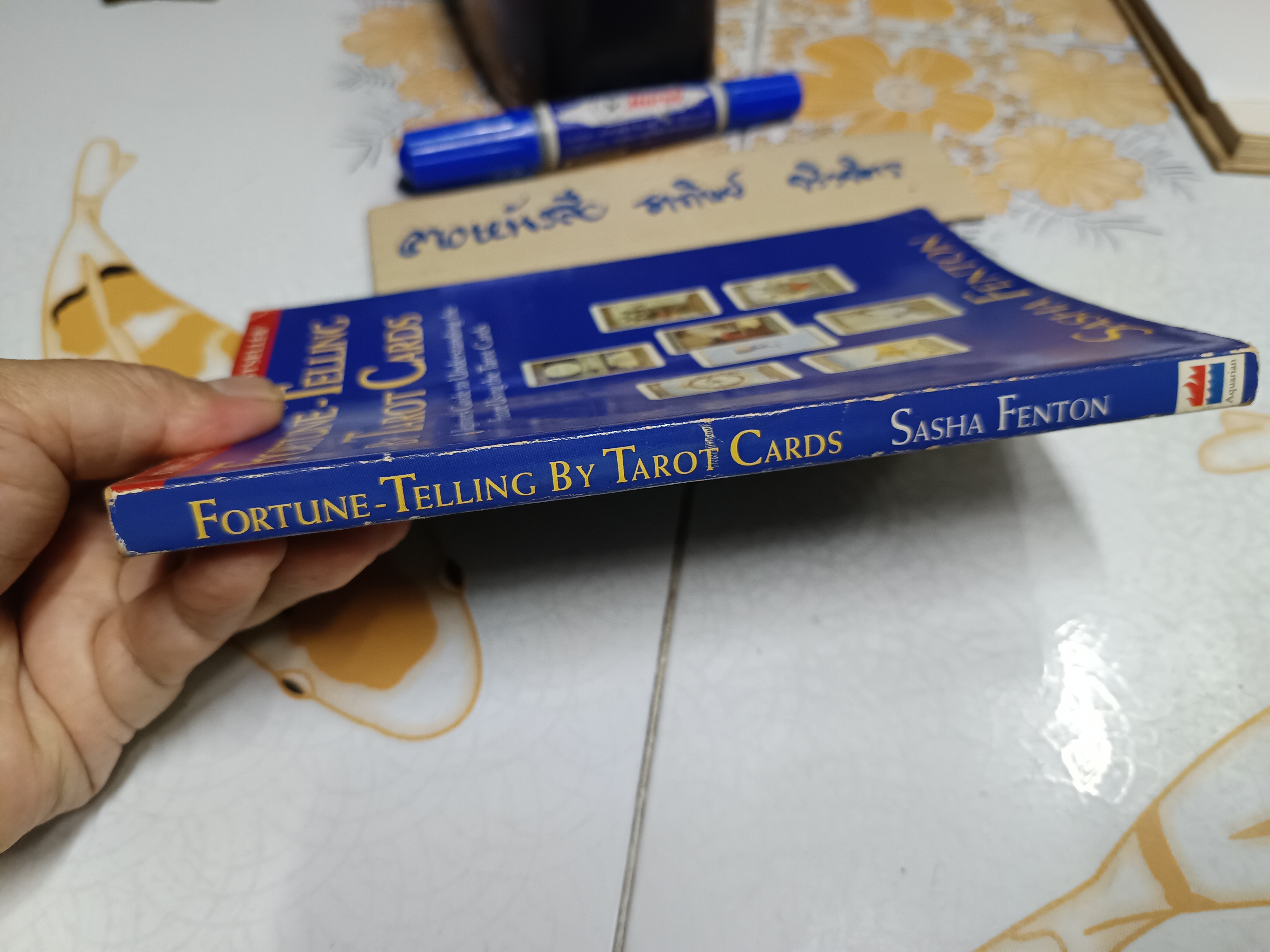 Fortune Telling by Tarot Cards : A Beginner's Guide to Understanding the Tarot. By. Sasha Fenton **สินค้าหมด**