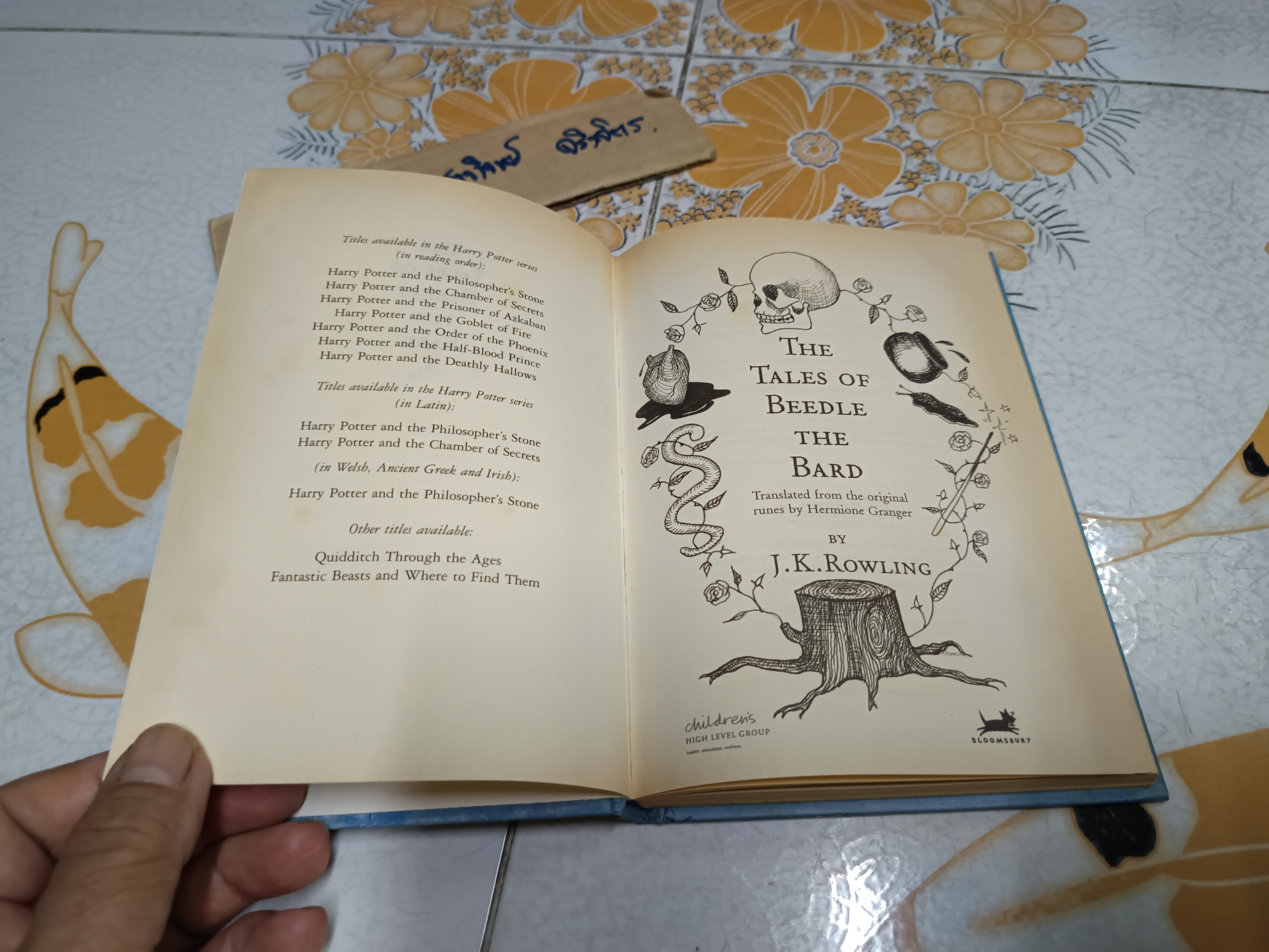 The Tales of Beedle the Bard by J. K. Rowling(English version)