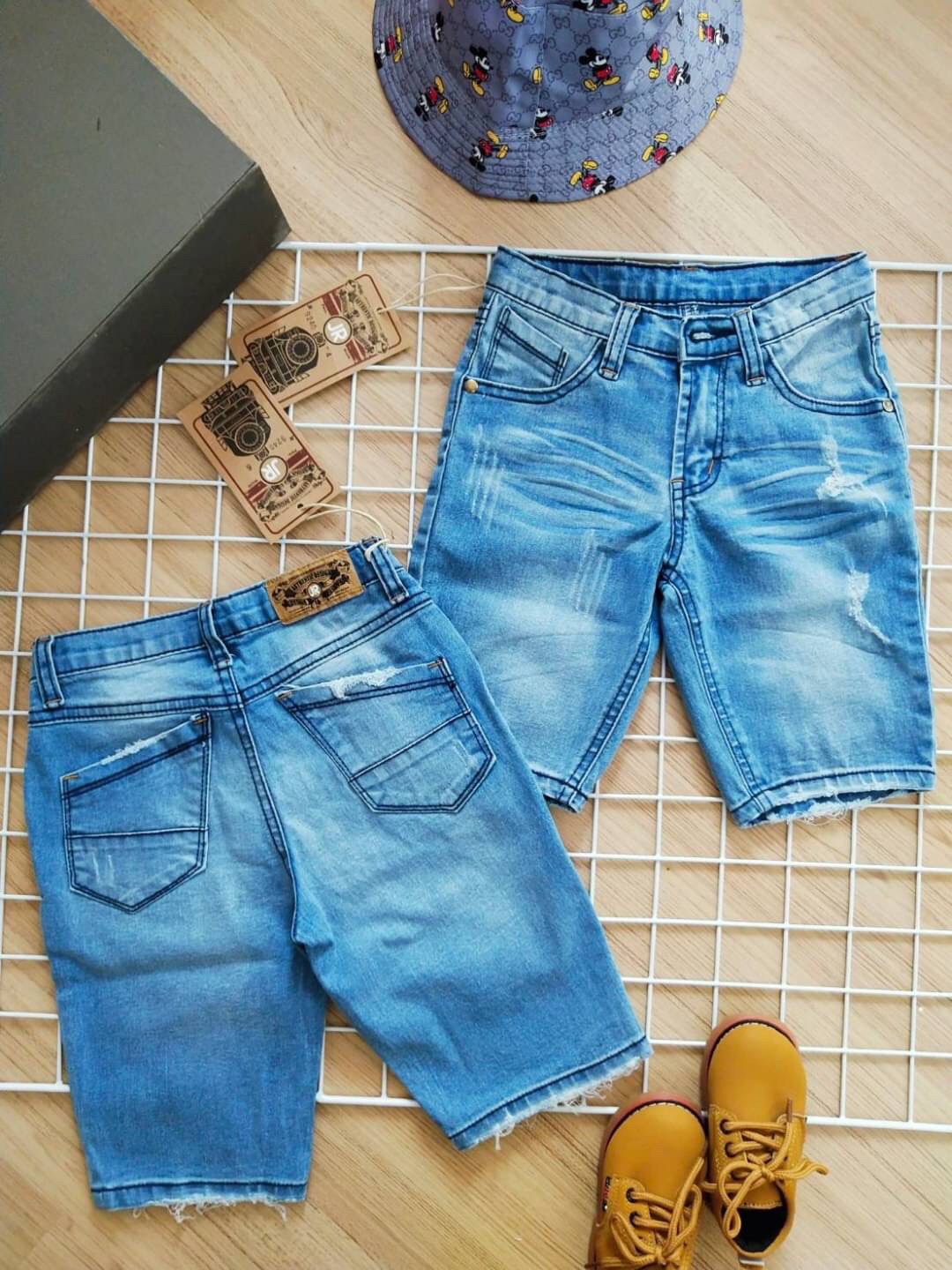 กางเกงเด็กขาสั้น