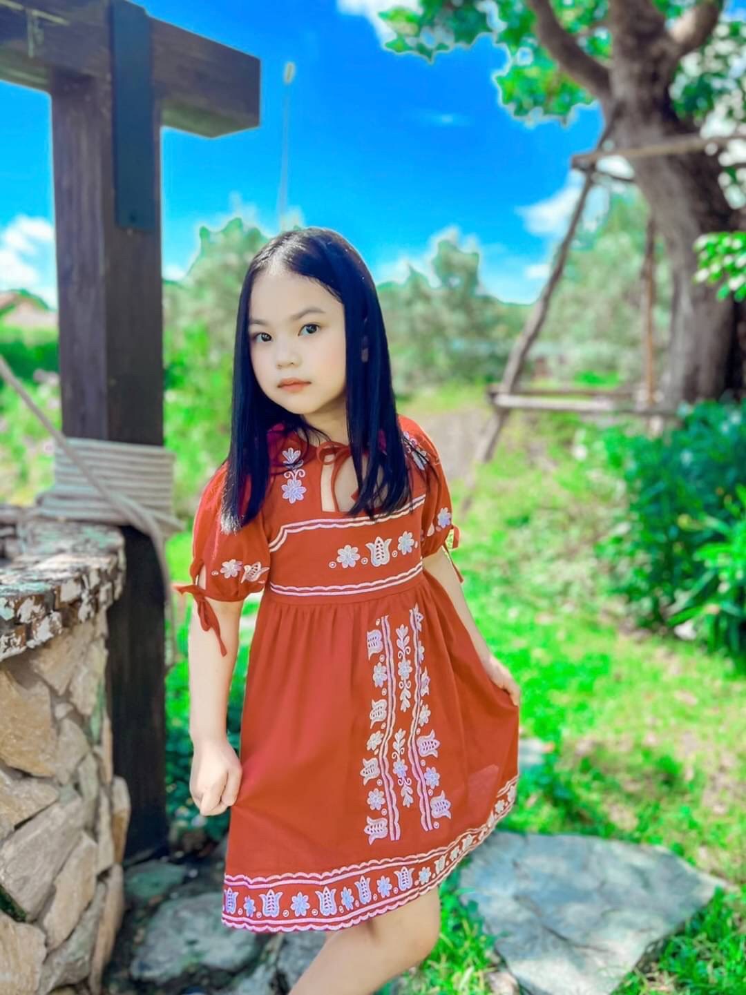 เดรสเด็กหญิงปักลาย