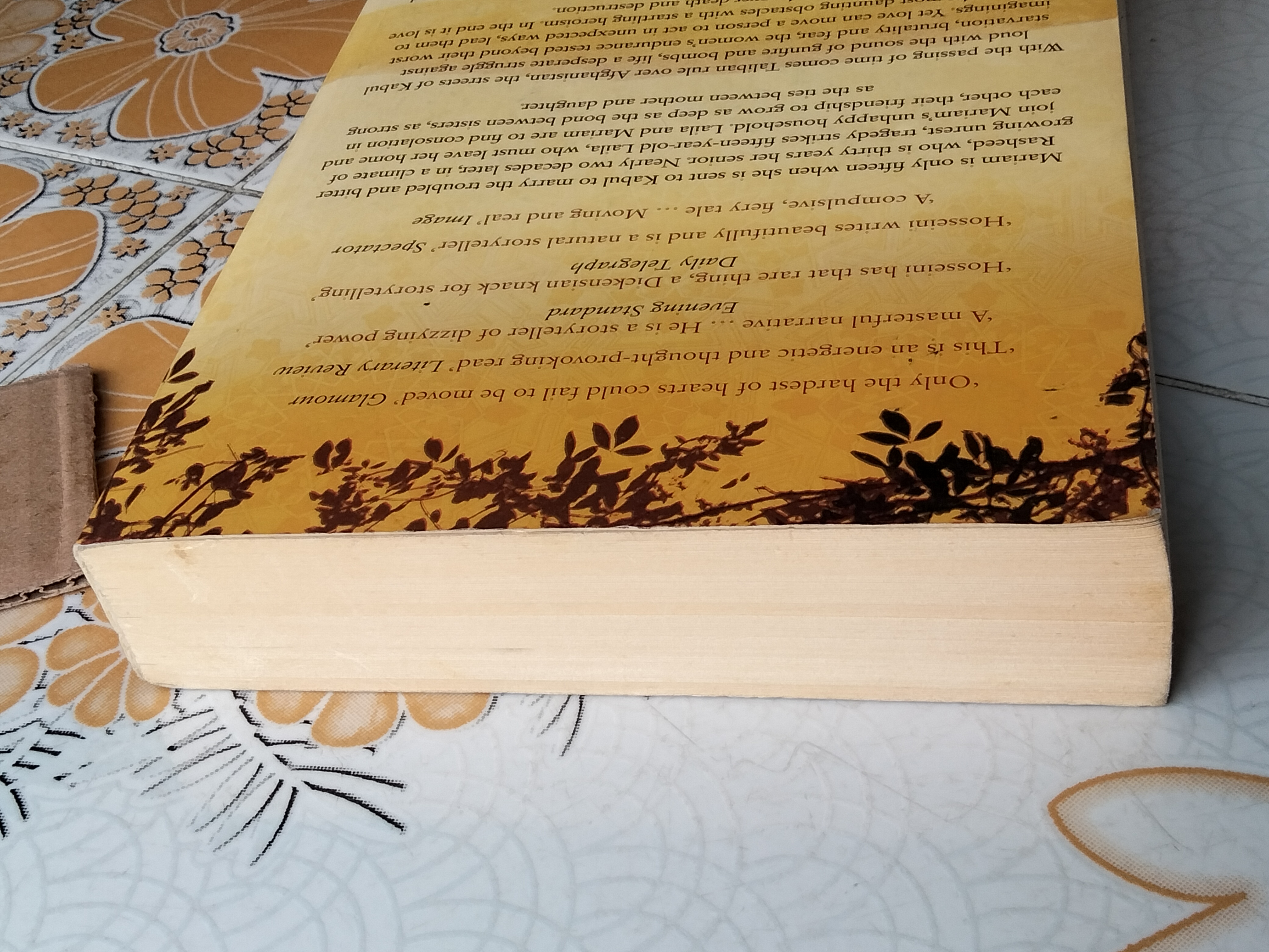 A Thousand Splendid Suns - KHALED HOSSEINI **สินค้าหมด**