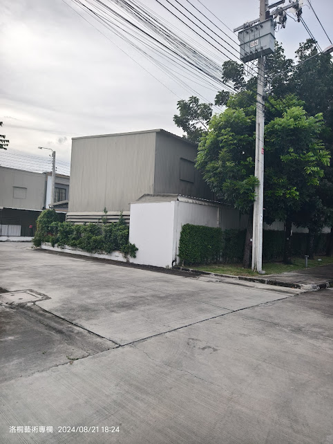 ให้เช่าทาวน์เฮ้าส์พร้อมโกดัง หมู่บ้านเดอะคอนเนค สุวรรณภูมิ 4 พร้อมอยู่ ใกล้แอร์พอร์ตลิ้งค์ สถานีสุวรรณภูมิ