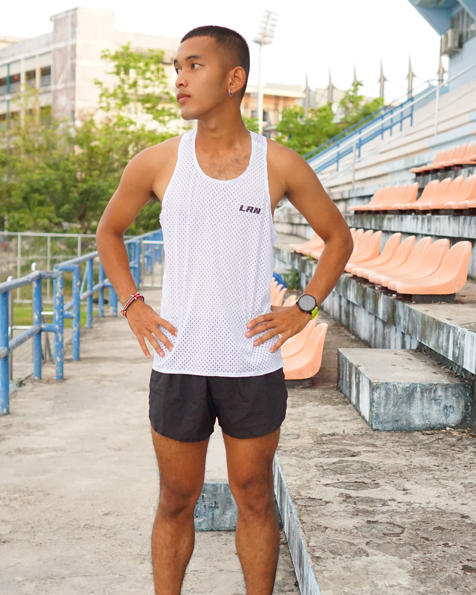 เสื้อกล้ามวิ่ง เสื้อกล้ามออกกำลังกายน้ำหนัก 61 กรัมรูระบายอากาศทั้งตัว เบา แห้งเร็ว (S27)