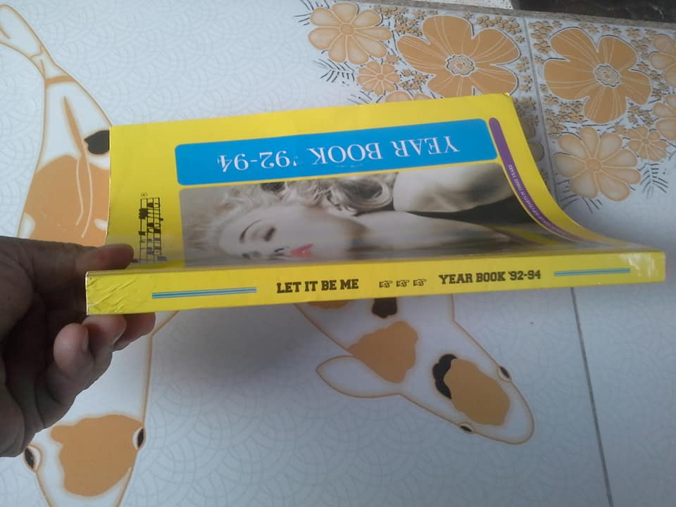 Let it be me YEAR BOOK '92-94 หนังสือรวมเพลงสากลยอดฮิตพร้อมคอร์ดกีต้าร์ **สินค้าหมด**