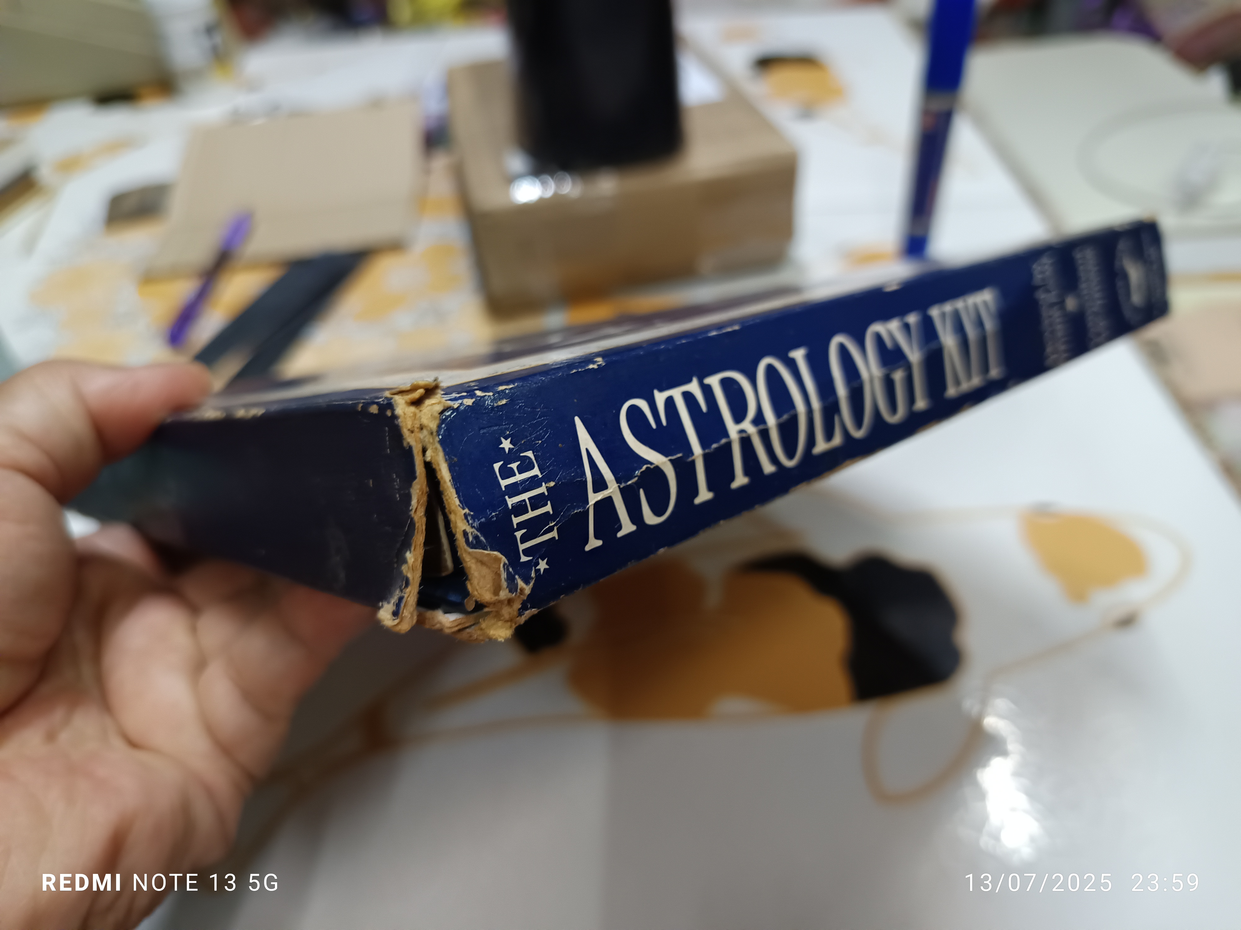 The Astrology Kit (ฉบับภาษาอังกฤษ) จัดทำโดย Grant Lewi