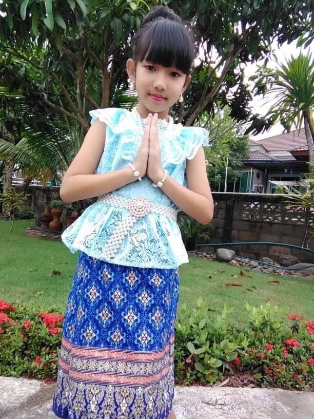 ชุดผ้าไทยเด็กหญิง