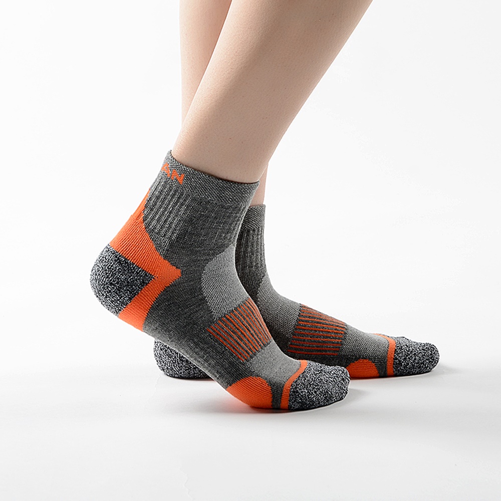 ถุงเท้าวิ่ง โพลีเอสเตอร์/สแปนเด็กซ์ เหมาะสำหรับวิ่ง MEIKAN Best Running Compression Socks (N01)