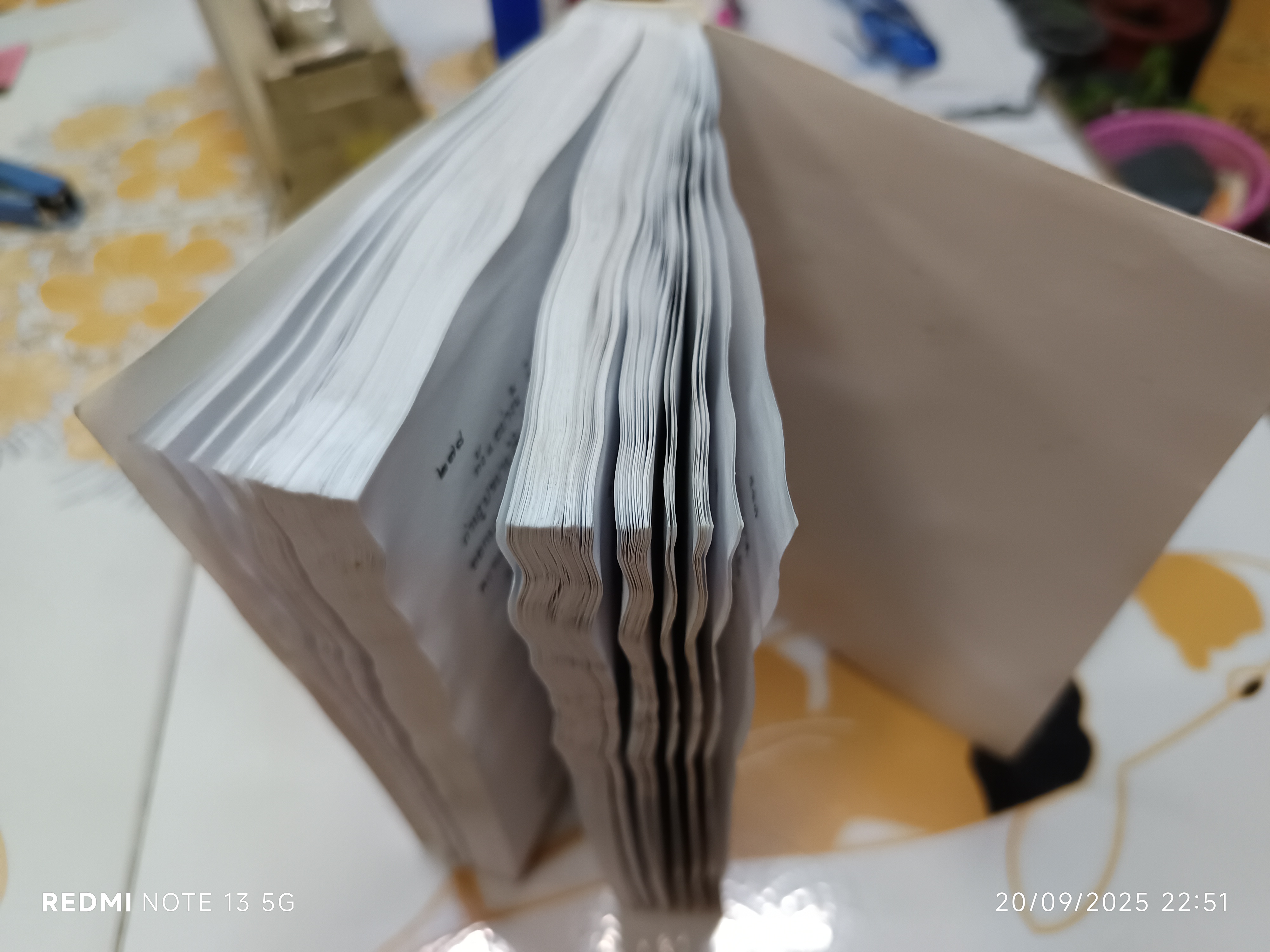 หนังสือ วิชาข้อเท็จจริง โดย ร้อยเอก หลวงสัตถยุทธชำนาญ (เปลี่ยน ลีละศร) ** หนังสือโดนน้ำ เป็นลอน