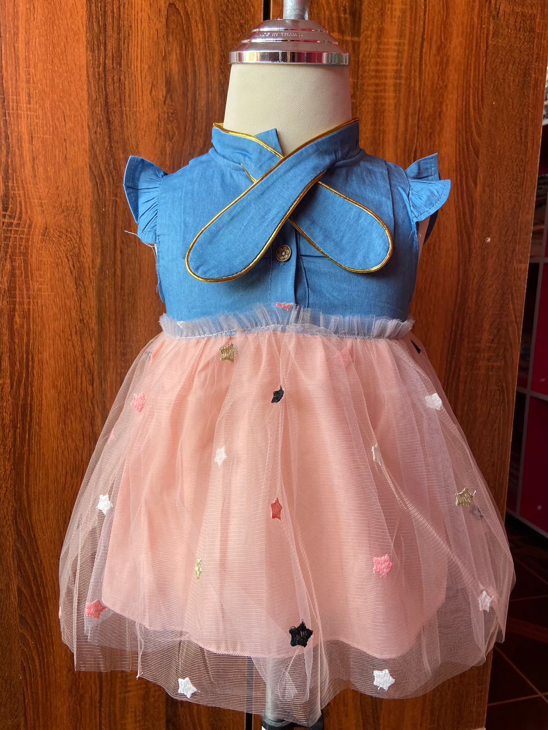 ชุดเด็กหญิง2เดือนถึง4ขวบ เสื้อยีนส์กระโปรงฟรุ้งฟริ้ง