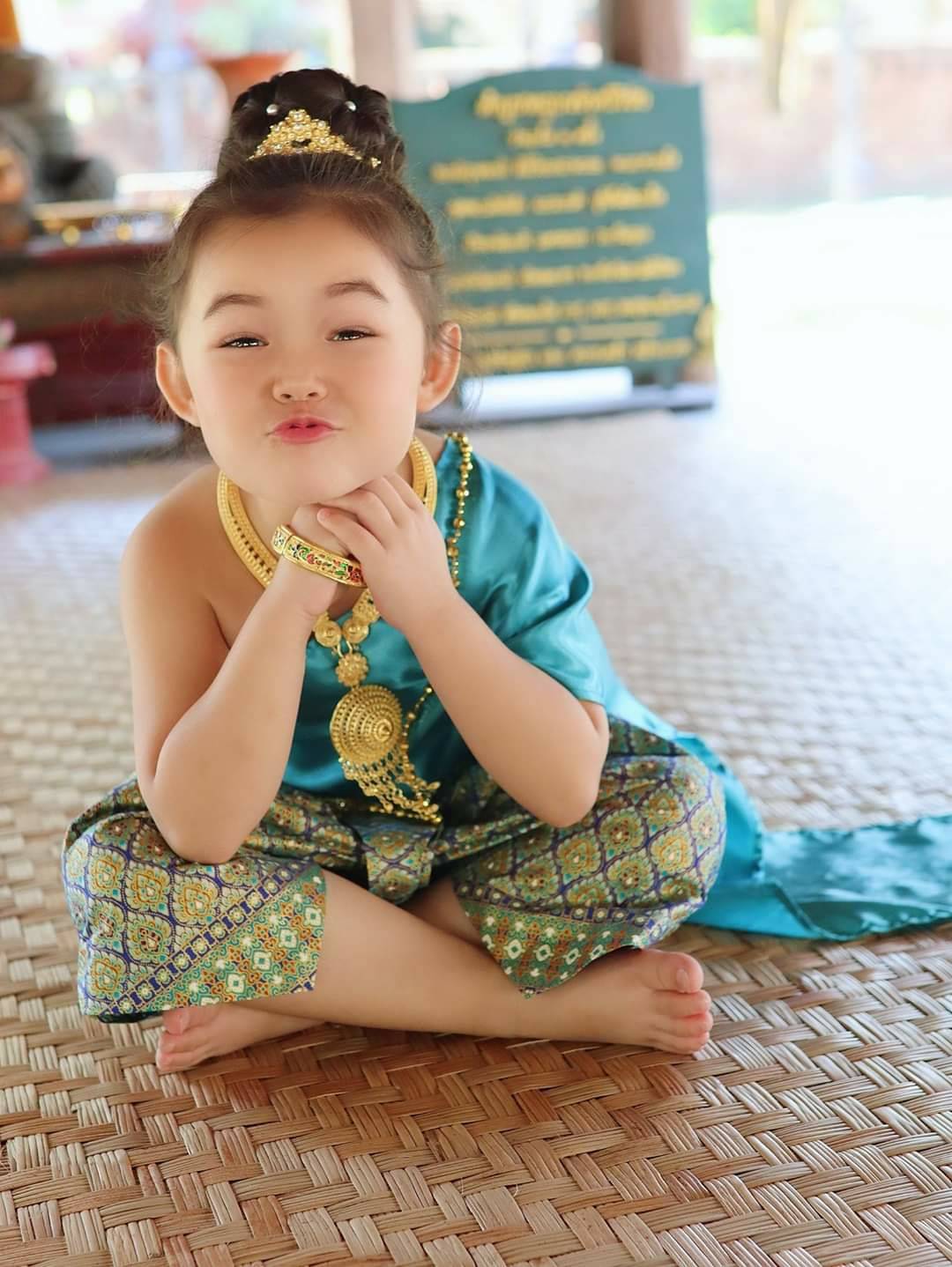 ชุดไทยเด็กหญิง สไบกับโจงกระเบน