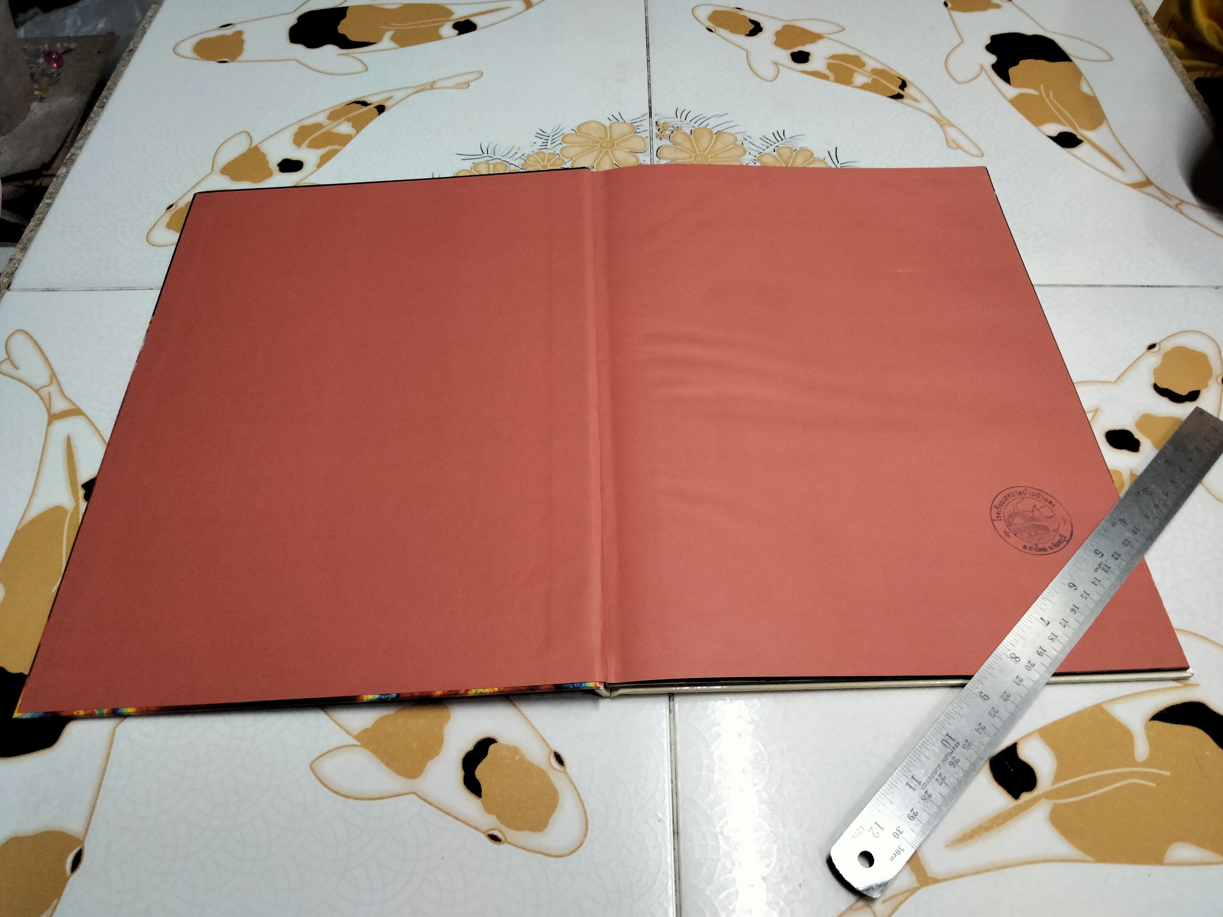 NANMEEBOOKS พาไปพบร่างกาย - Richard Walker เขียน, มีนา โอวราวินทร์ แปล (มีตราประทับจากห้องสมุดที่ใบรองปกหน้าและหลัง)