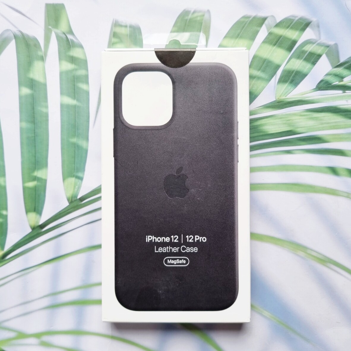 เคสหนัง สำหรับ iPhone 12 | 12 Pro พร้อม MagSafe เคส เคสโทรศัพท์ เคสมือถือ เคสiPhone iPhone 12 | 12 Pro Leather Case with MagSafe, Black (Apple®)