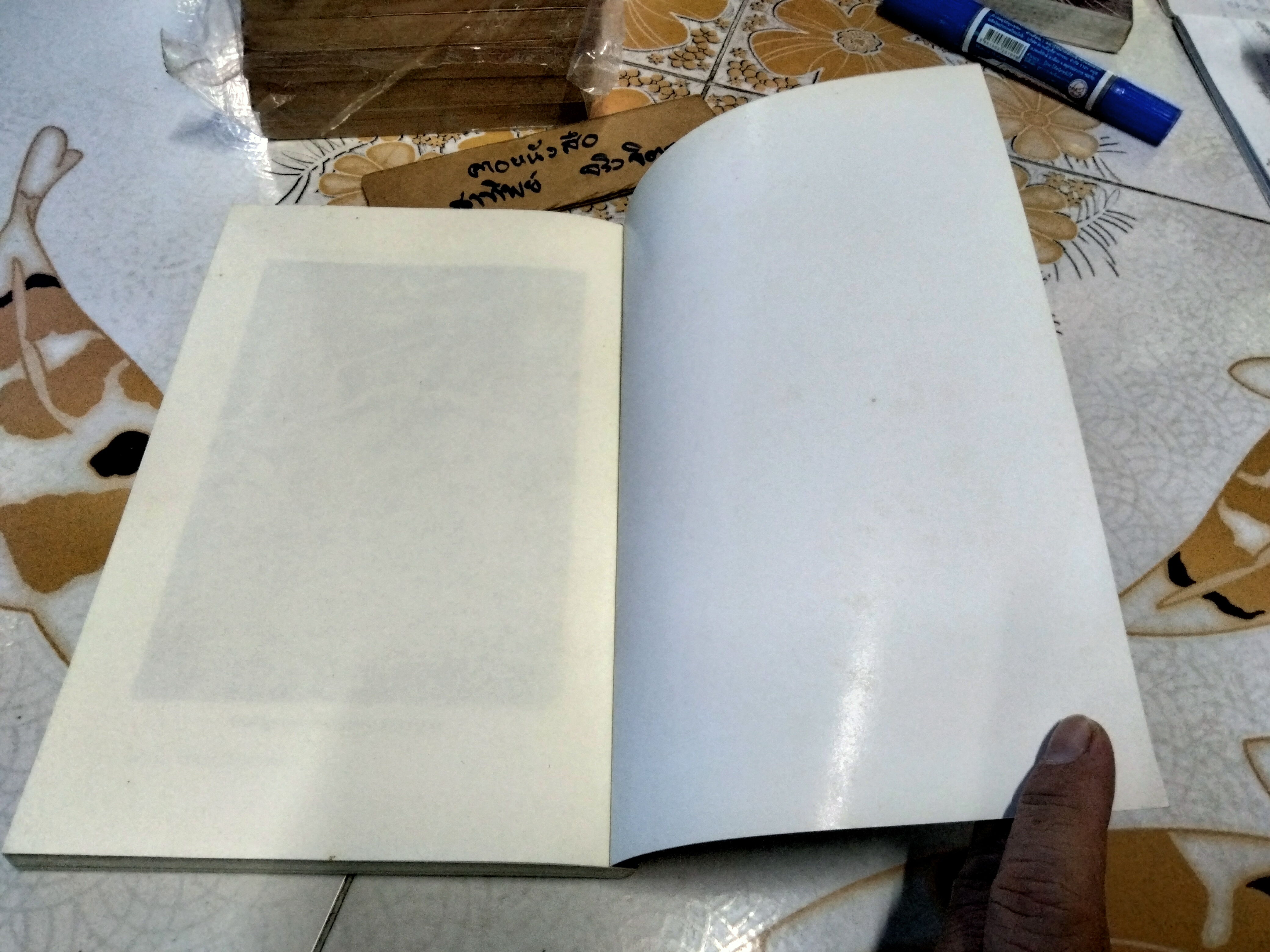 เมืองพระนคร นครวัด นครธม ผู้เขียน : ยอร์ช เซเดส์ / ปรานี วงษ์เทศ แปล - พิมพ์ครั้งที่ 7/2545 **สินค้าหมด**