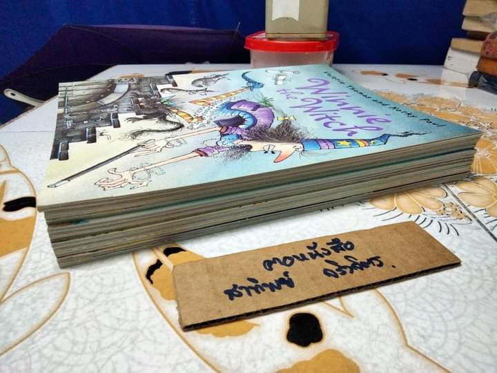 หนังสือภาพชุด Winnie the Witch Series โดย Valerie Thomas and Korky Paul สำนักพิมพ์ Oxford พิมพ์ปี 2006 **สินค้าหมด**