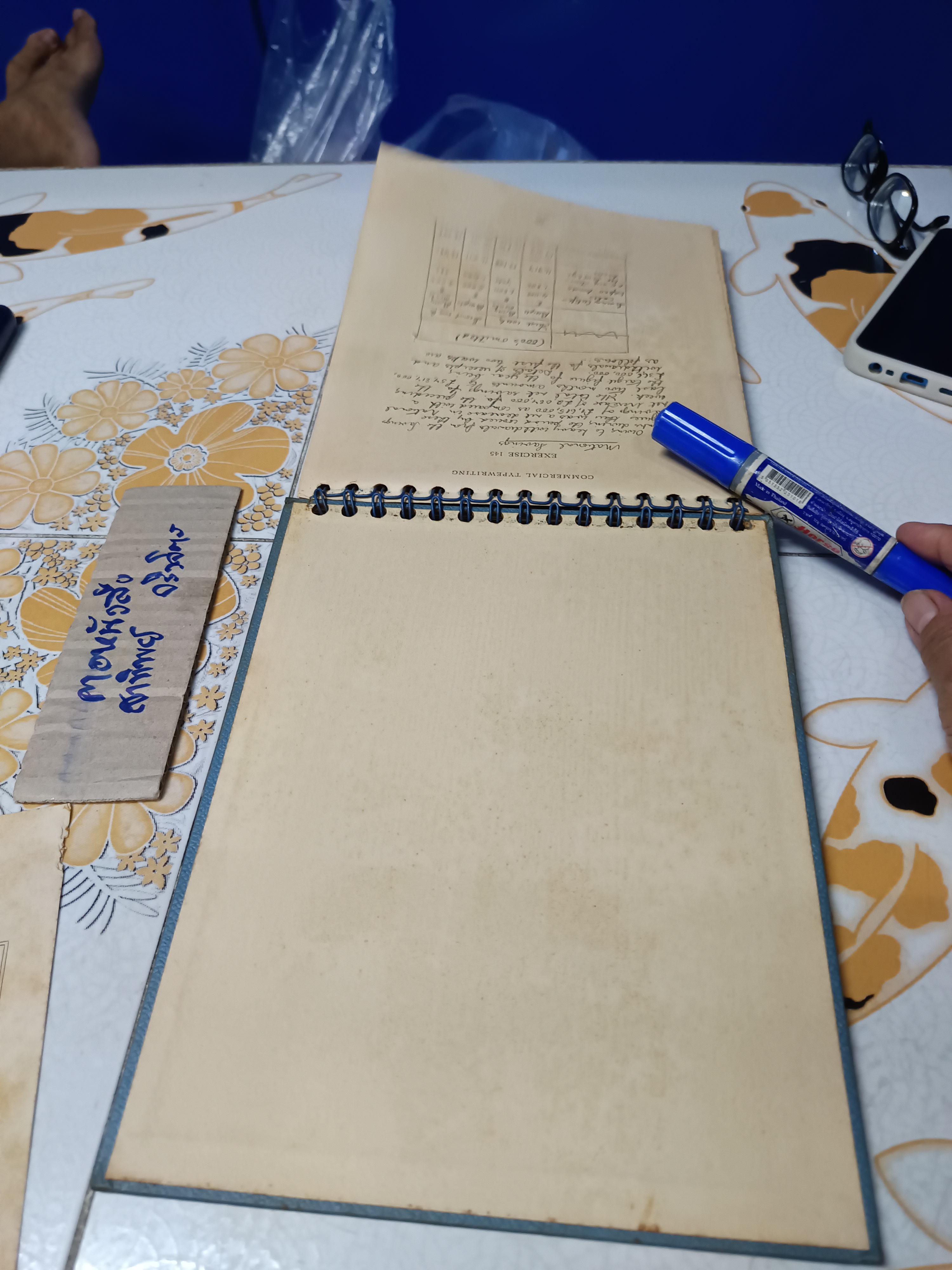 Pitman's commercial typewriting W. & E. Walmsley , 4th edition 1960 ตำราพิมพ์ดีดธุรกิจ , ตำราเก่า ปี พ.ศ 2503