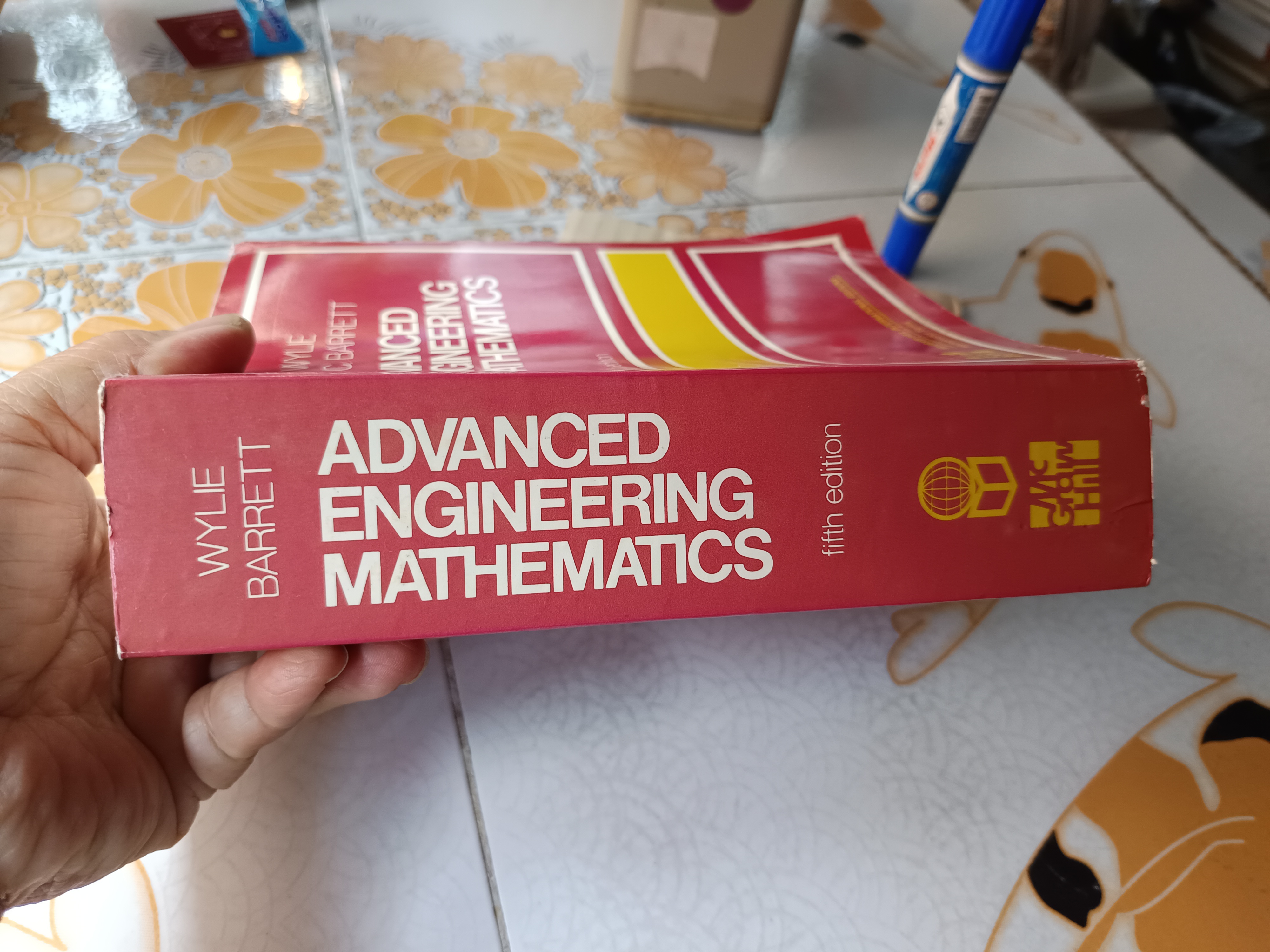 ADVANCED ENGINEERING MATHEMATICS ,5th edition by C. RAY WYLIE LOUIS C. BARRETT **หนังสือมีคราบน้ำช่วงบน (ตามรูป) , มีตำหนิที่สันด้านบน