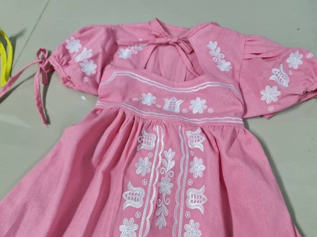 เดรสเด็กหญิงปักลาย