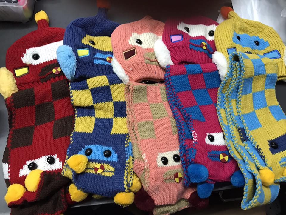 หมวกไหมพรมลายหุ่นยนต์ พร้อมผ้าพันคอ สำหรับเด็ก