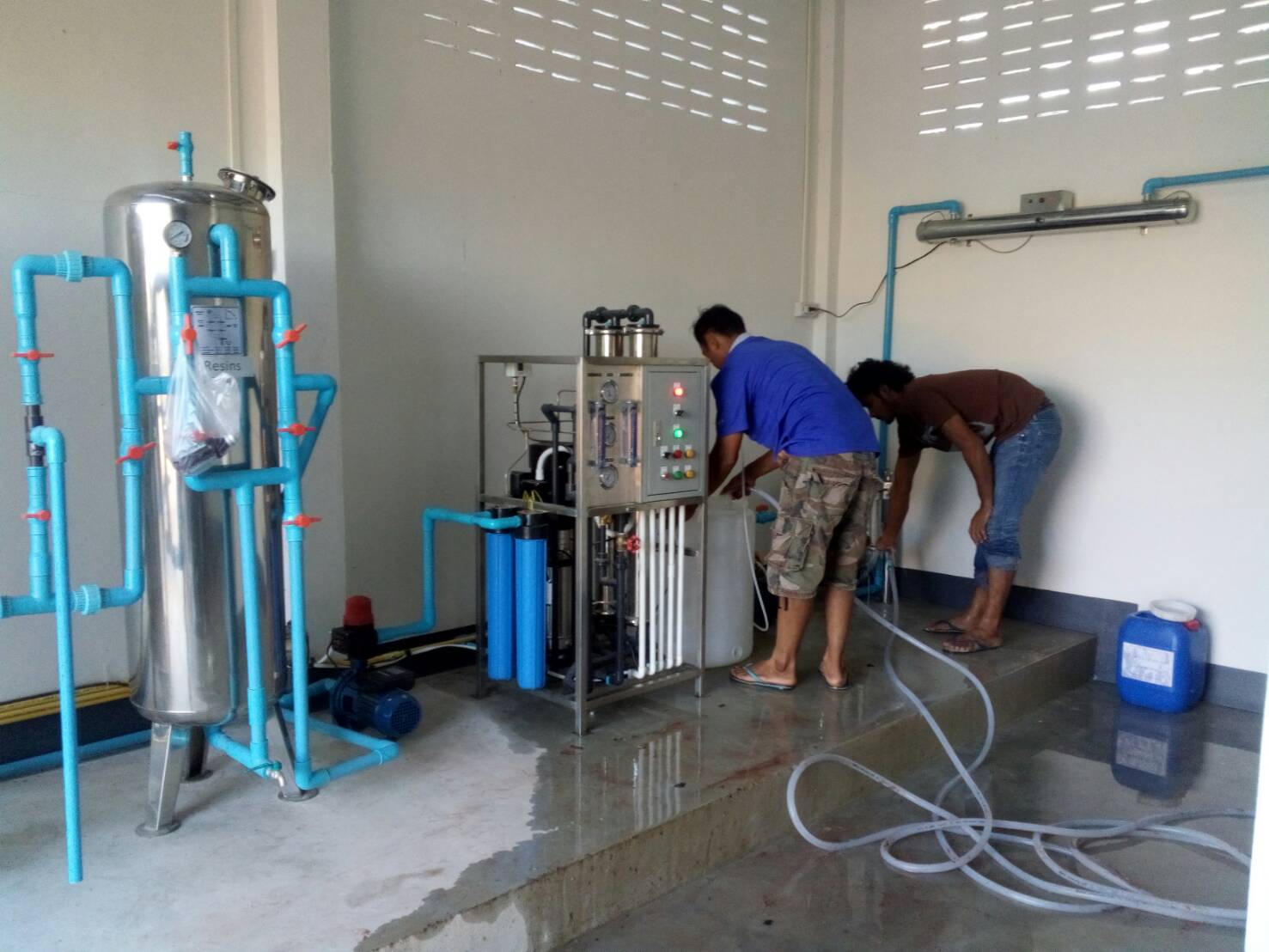 รับติดตั้งโรงงานผลิตน้ำดื่ม 6,000 ลิตร/วัน (ทั้งระบบ)