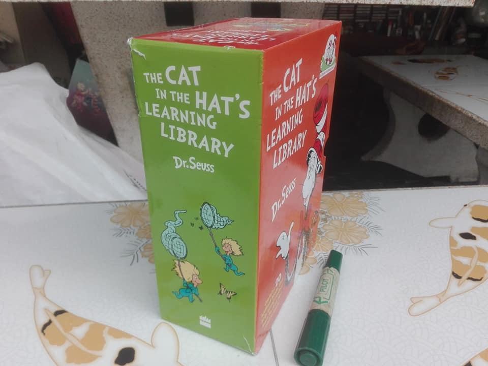 THE CAT IN THE HAT'S LEARNING LIBRARY (20 Books Box set) - Dr.Seuss ** ชุดนี้มีแค่ 19 เล่ม ขาดไป 1 เล่ม **สินค้าหมด**