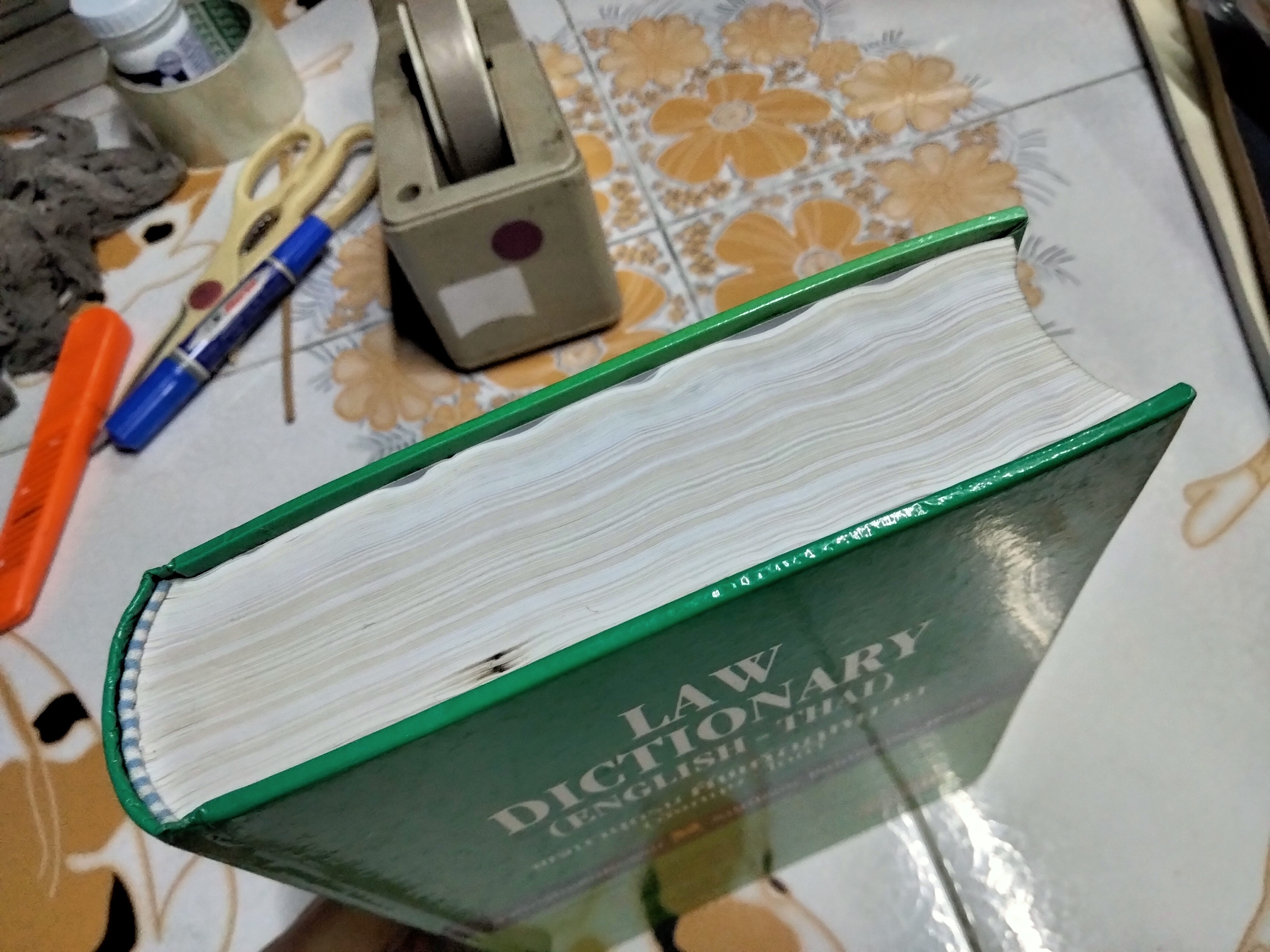 พจนานุกรม ศัพท์กฎหมาย (อังกฤษ-ไทย) LAW DICTIONARY (ENGLISH - THAI) โดย ธง วิทัยวัฒน์ **หนังสือโดนน้ำ **สินค้าหมด**