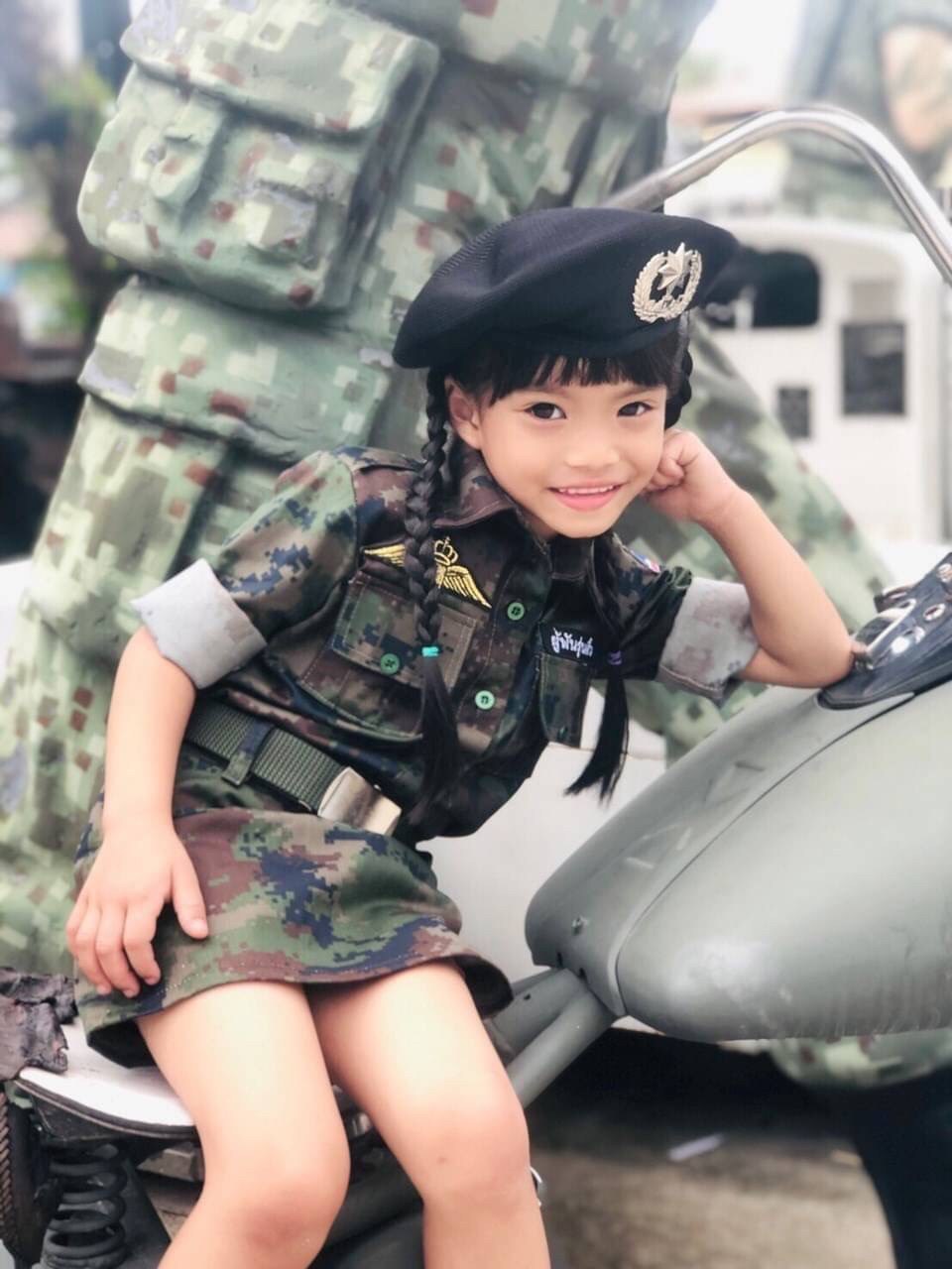 ชุดทหารเด็กหญิง ผู้พันจิ๋ว