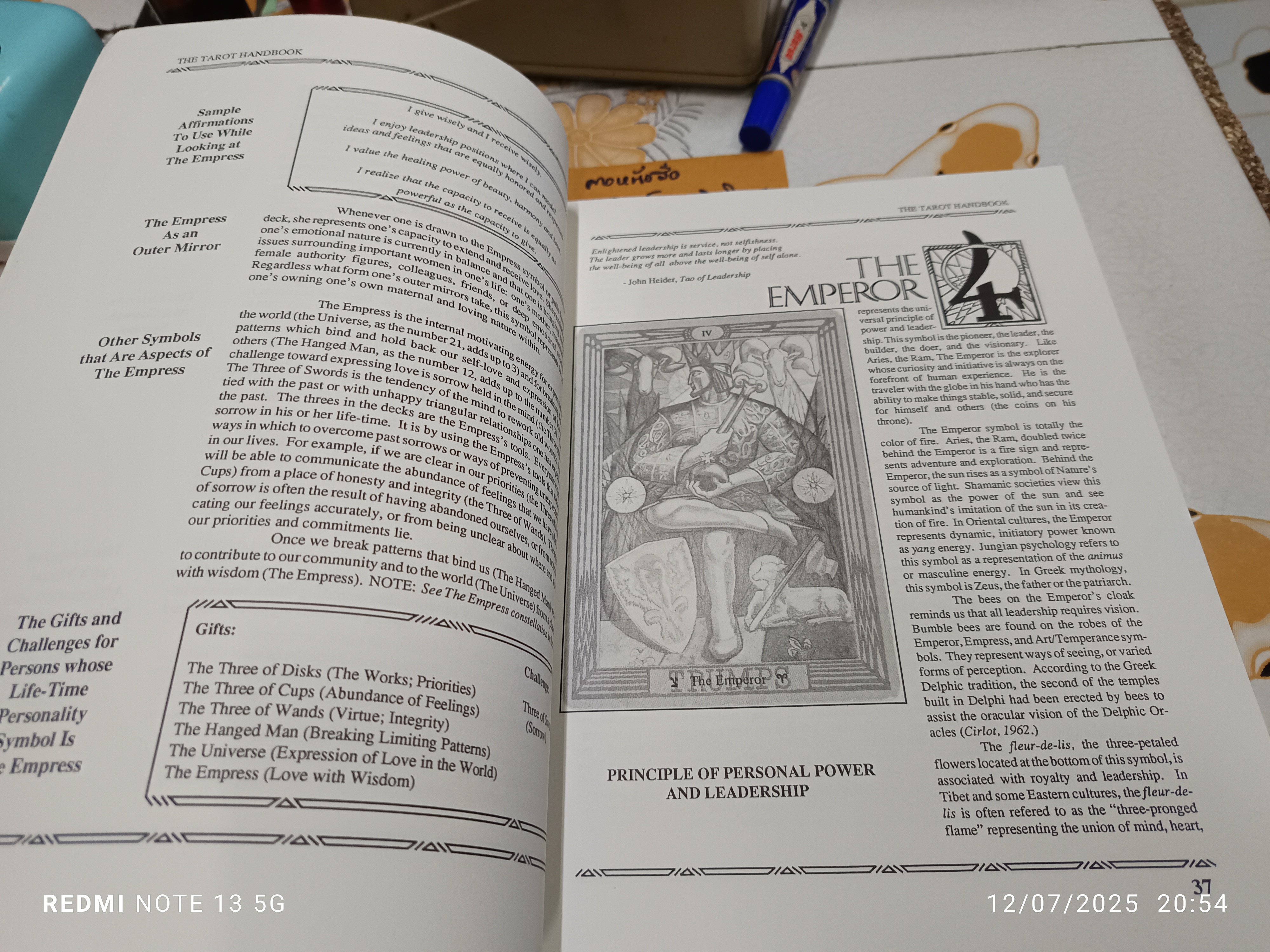 The Tarot Handbook เขียนโดย Angeles Arrien 1997