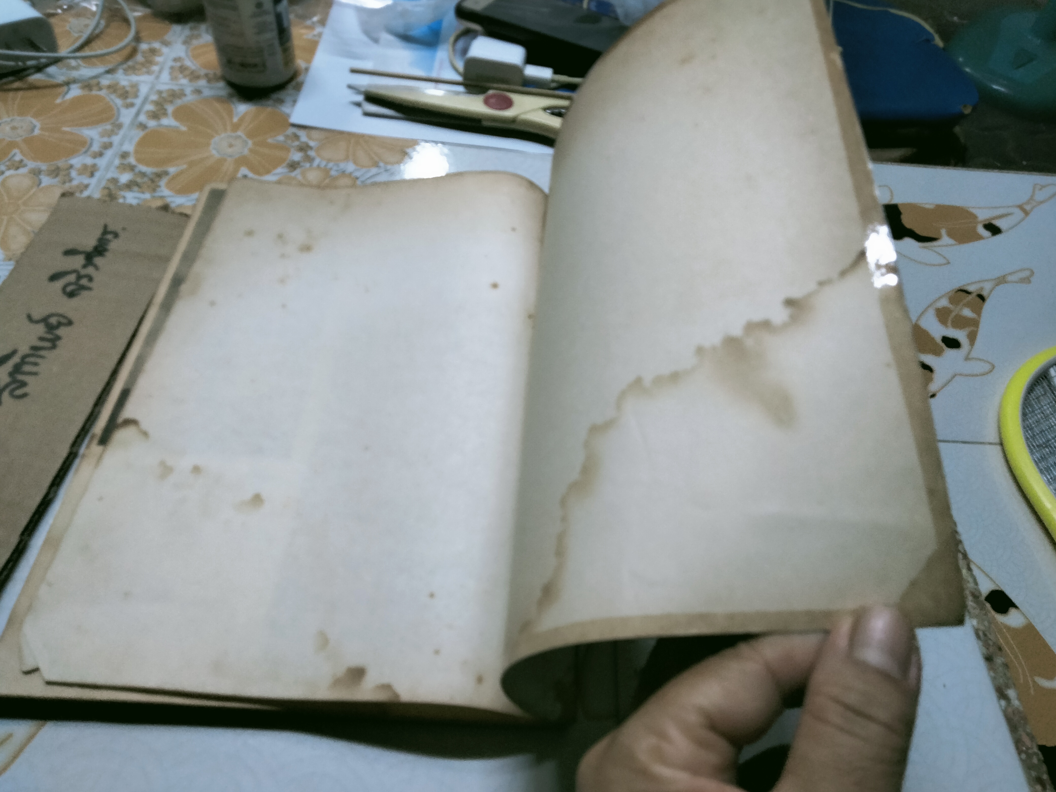 สมุดภาพ แสดงเครื่องแต่งกาย ตามสมัยประวัติศาสตร์และโบราณคดี โดย กรมศิลปากร หนังสืออนุสรณ์ในงานพระราชทานเพลิงศพ รองอำมาตย์ตรี ขุนผดุงประศาสน์ (ผดุง ณ นคร) **สินค้าหมด**