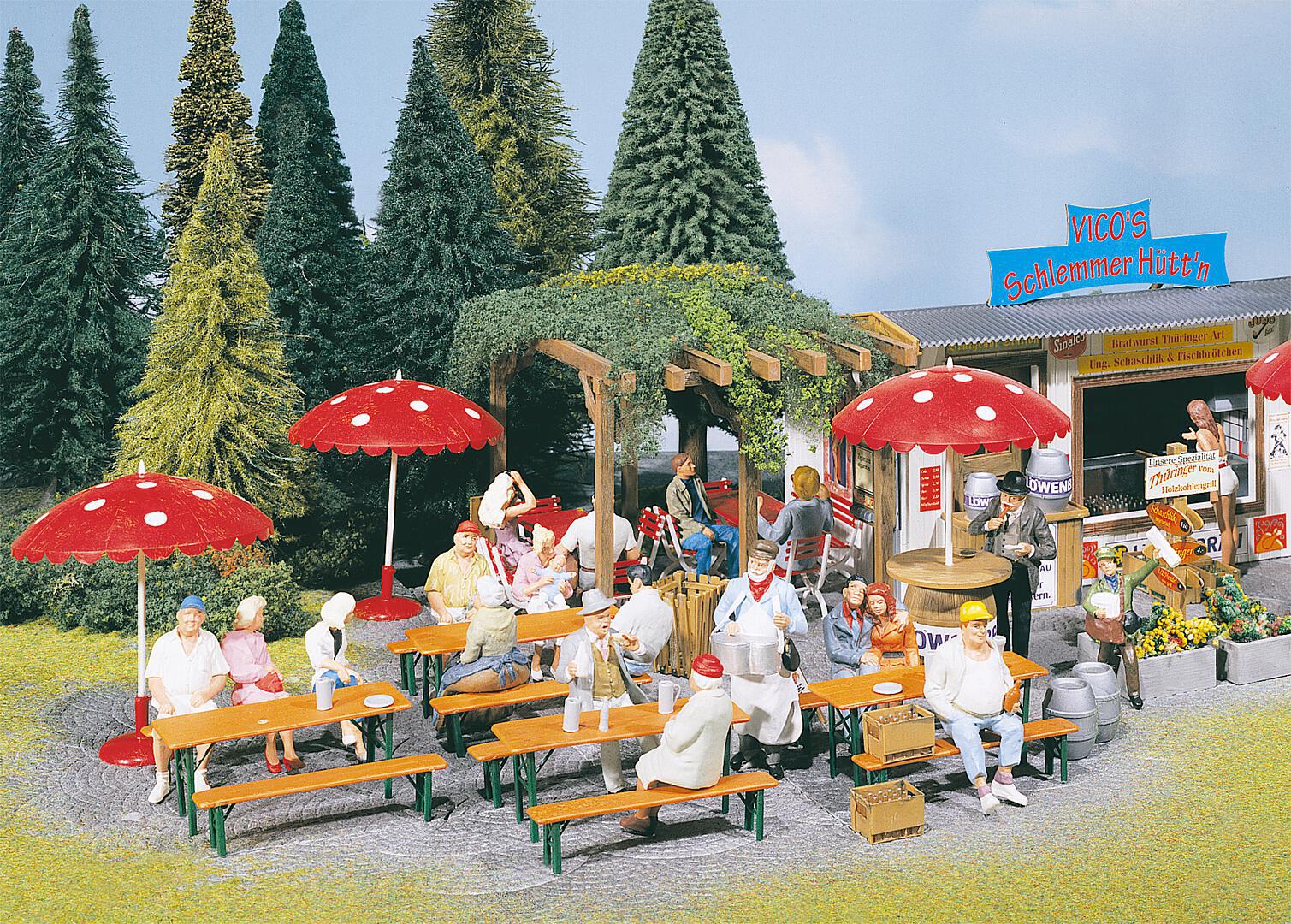 Pola G Beer Garden Set