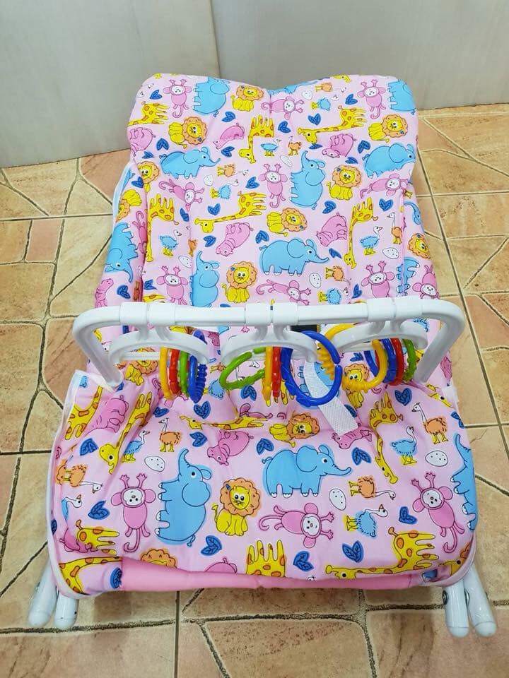 เปลโยกเด็กน่ารัก พร้อมโมบาย