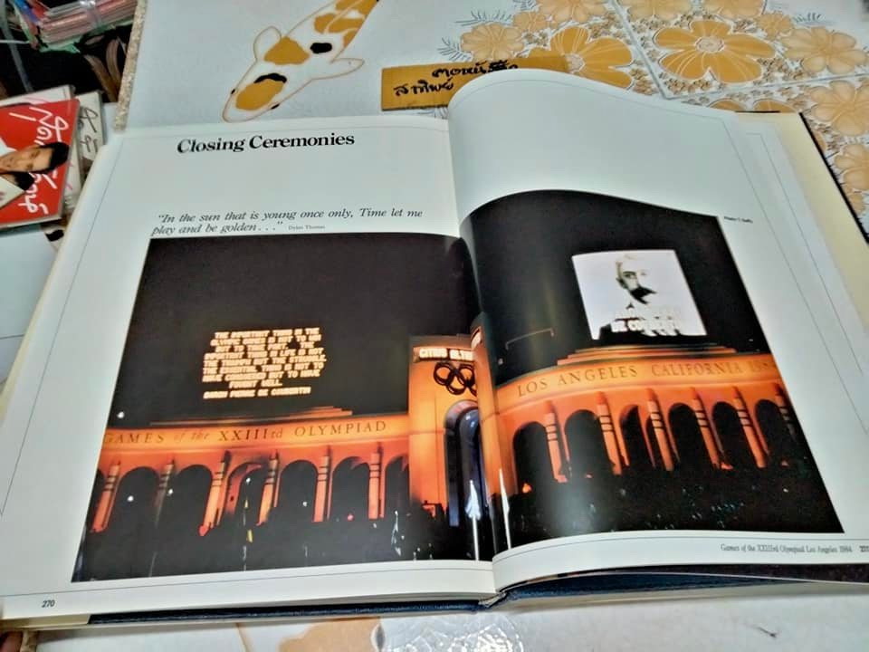 Games of the XXIIIrd Olympiad Los Angeles 1984 Commemorative Book - หนังสือที่ระลึก มหกรรมกีฬาโอลิมปิกฤดูร้อนครั้งที่ 23 ประจำปี ค.ศ. 1984 (พ.ศ. 2527)