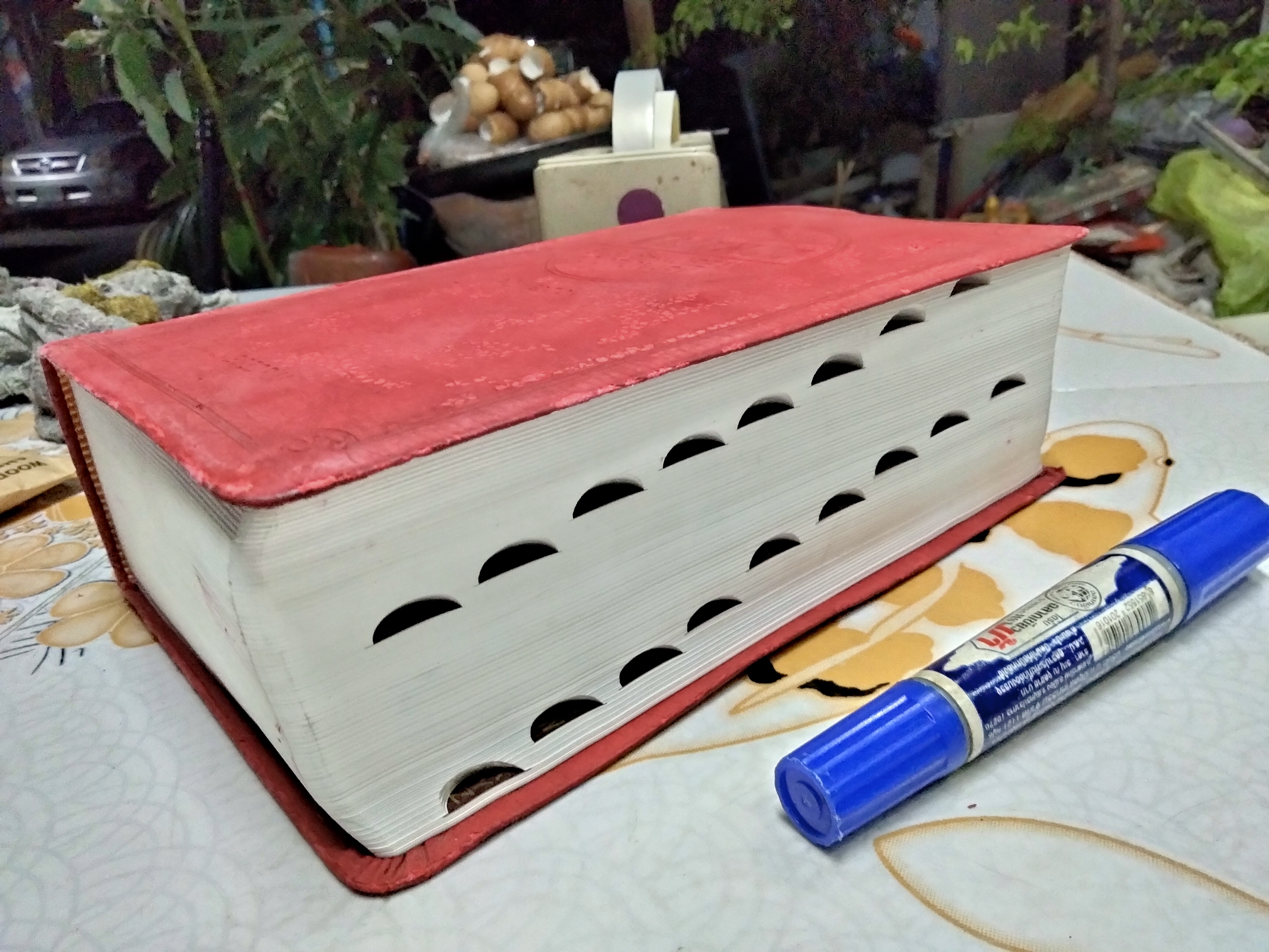 MINJUNG ‘S ESSENCE KOREAN-ENGLISH. DICTIONARY 10th edition.