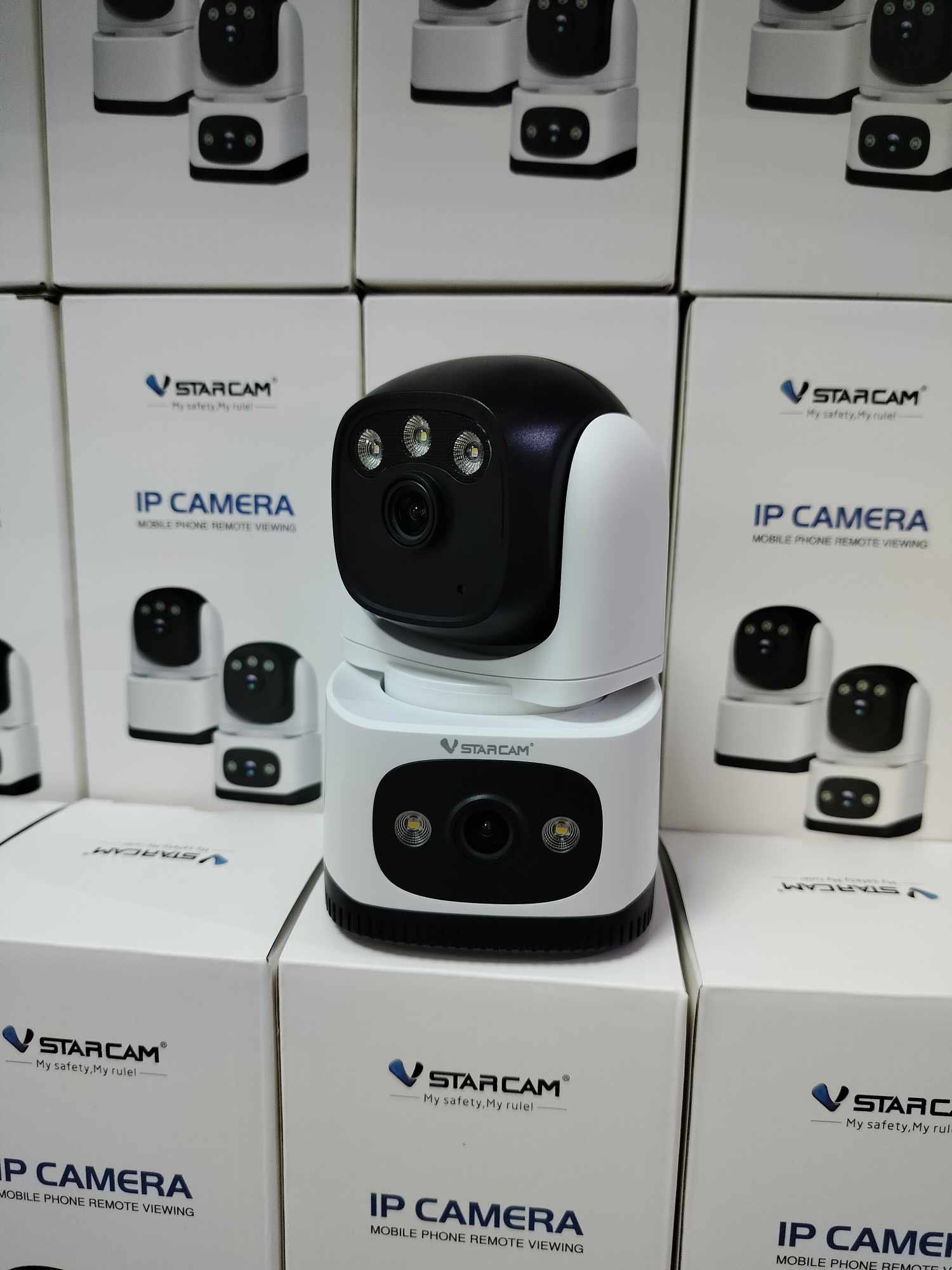 Vstarcam Vstarcam กล้องวงจรปิดภายในกล้อง2เลนส์ รุ่นCS995DR ความคมชัด2ล้านพิกเซล กล้องมีWIFIในตัว ขาว