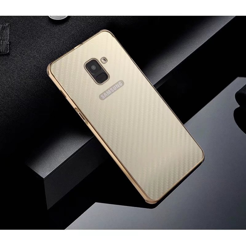เคส Samsung Galaxy A8+ (2018) #เคสกรอบโลหะแบบ Electroplated + ฝาหลังพลาสติก พื้นผิวคาร์บอนไฟเบอร์เลื่อยสไลด์